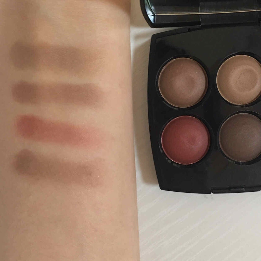 のび on LIPS 「写真2枚目は上段が薄い色下段に向かって濃い色になっていますが上..」(2枚目)