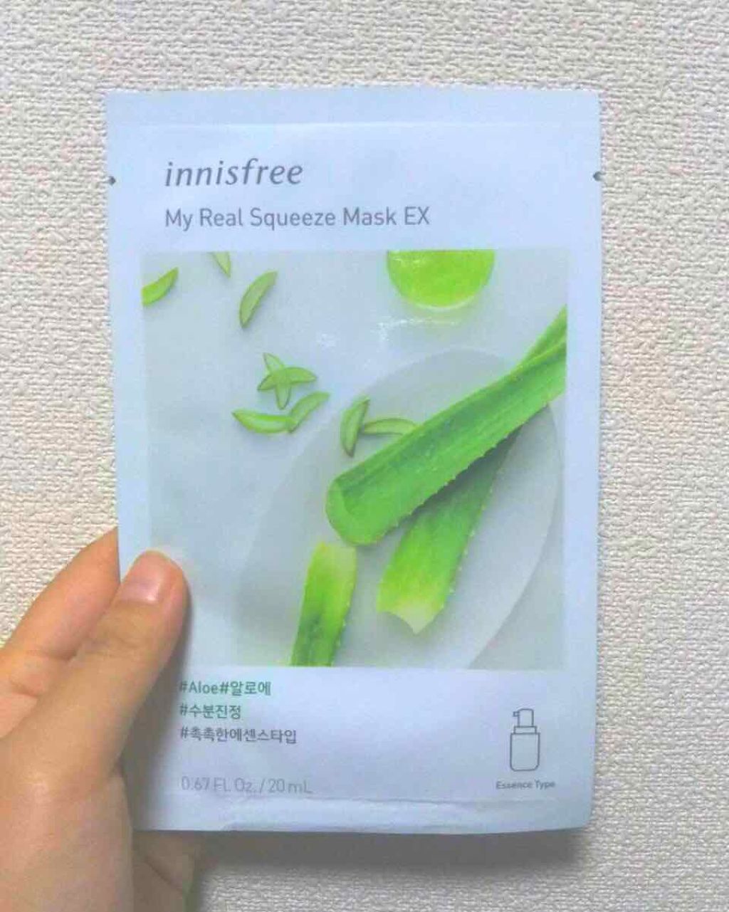 最強パックを発見してしまいました‼️

私は特別なスキンケアとしていままでルルルンのちょっとお高めなパックを使っていました。
ですが最近花粉や日焼けのダメージ、そして乾燥による肌のカサつきやくすみにパックが効かず、困り果てていました…

そ