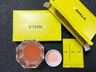 VTMNC　ブイティーエムエヌシー
nanoPDS ナノピーディーエス 
VitaminC　ビタミンシー

美味しい～♪

効率よく摂取できる
こだわり製法のビタミンC

●貴重なイギリス産の
ビタミン