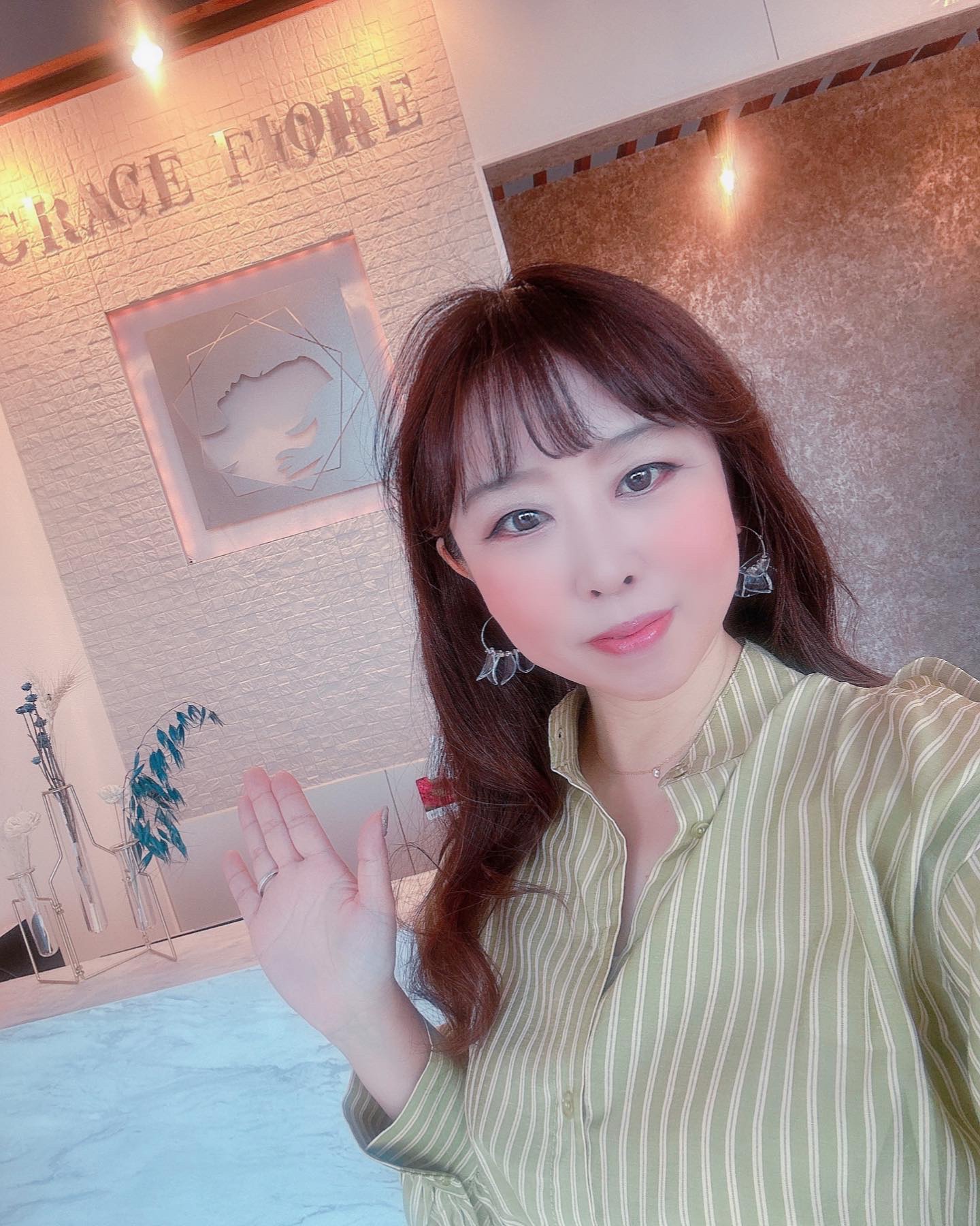 医師推奨✨

小顔矯正No.1
GRACE FIOREモラージュ柏店へ🥰

芸能人がお忍びで通う頭蓋骨小顔矯正サロン
いやもう、すごかった🤣

頭蓋骨小顔矯正＋整顔＋首肩オイルリンパ
60分　12,000円

顔面麻痺のリハビリ方法をア