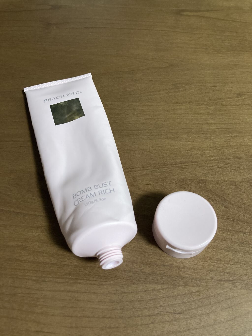 ボムバストクリーム　リッチ/PEACH JOHN/バスト・ヒップケアを使ったクチコミ（1枚目）