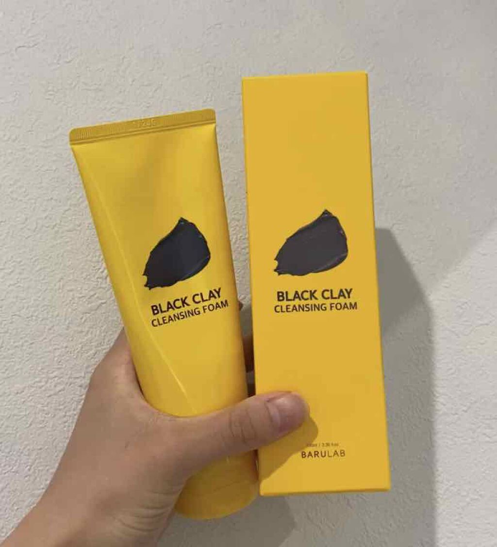 BARULAB　BLACK CLAY CLEANSING FOAM

BARULAB様から頂いたのでレビューします＾＾

炭の洗顔で、汚れを吸着して取ってくれる！！
出した時は黒！ってびっくりするけど、あわだてたら白く戻る！

匂いは好き嫌