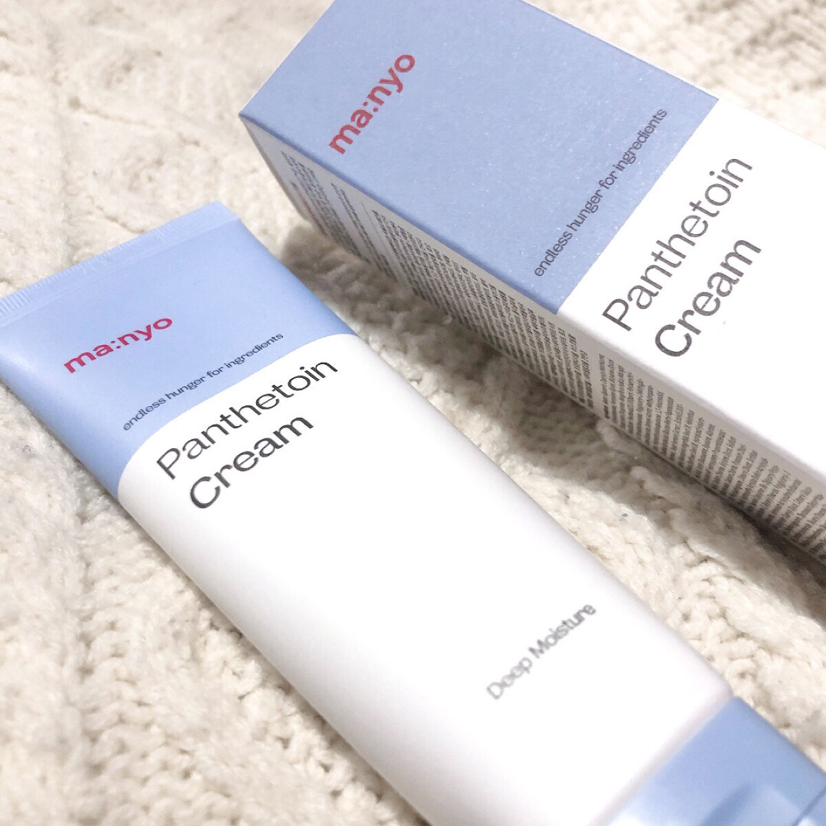 魔女工場
パンテトインクリーム


🤍200時間濃密保湿が持続！パンテトインクリーム🍼

○ パンテトイン™とは高いうるおいを与えるパンテノールと、外部刺激から肌を守ってくれるエクトイン成分を配合した魔女工場の独自レシピ！

○ 使用し