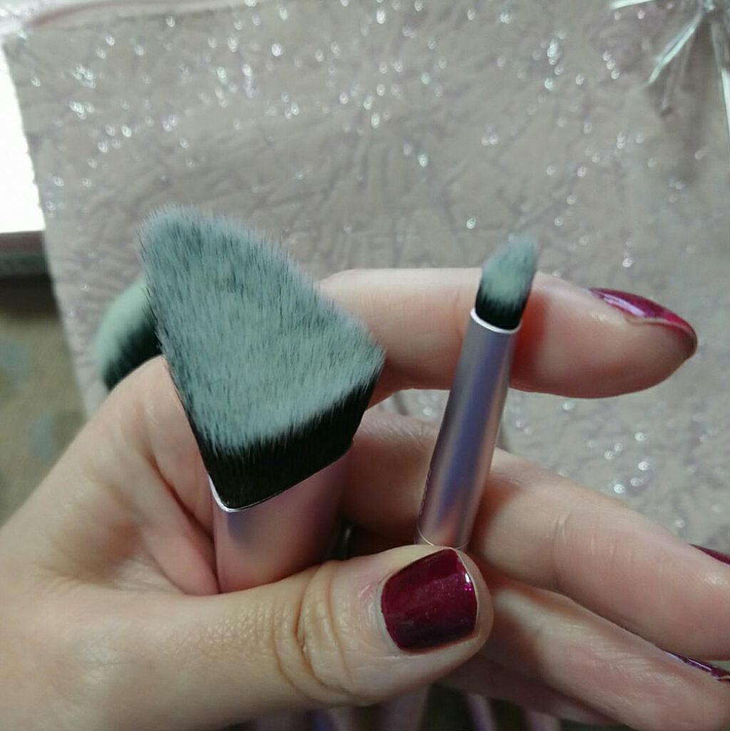 スパークラー スターター キット:ブラシ/M・A・C/メイクブラシを使ったクチコミ(3枚目)