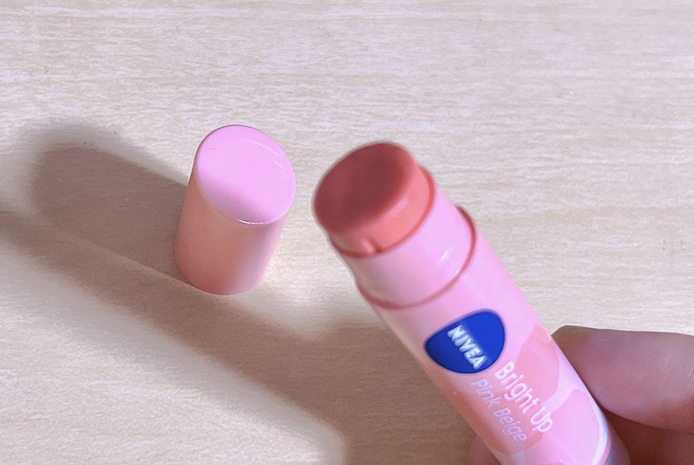 モイストピュアカラーリップ/ニベア/リップクリームを使ったクチコミ（2枚目）