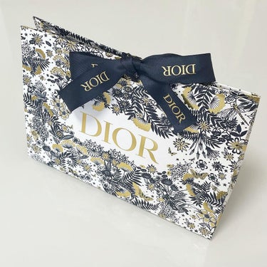 Dior Beauty Lovers on LIPS 「ディオールの大人気アイシャドウから今年もクリスマス限定デザイン..」（5枚目）