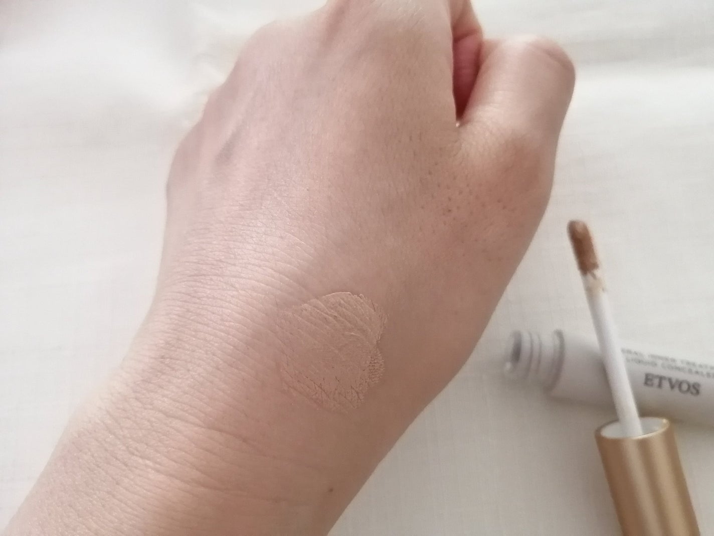 ミネラルインナートリートメントリキッドコンシーラー/エトヴォス/リキッドコンシーラーを使ったクチコミ(4枚目)