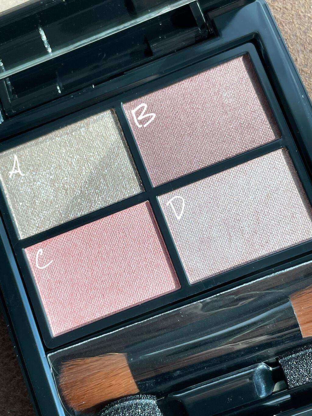 ミネラルクラッシィシャドー/エトヴォス/アイシャドウパレットを使ったクチコミ(2枚目)