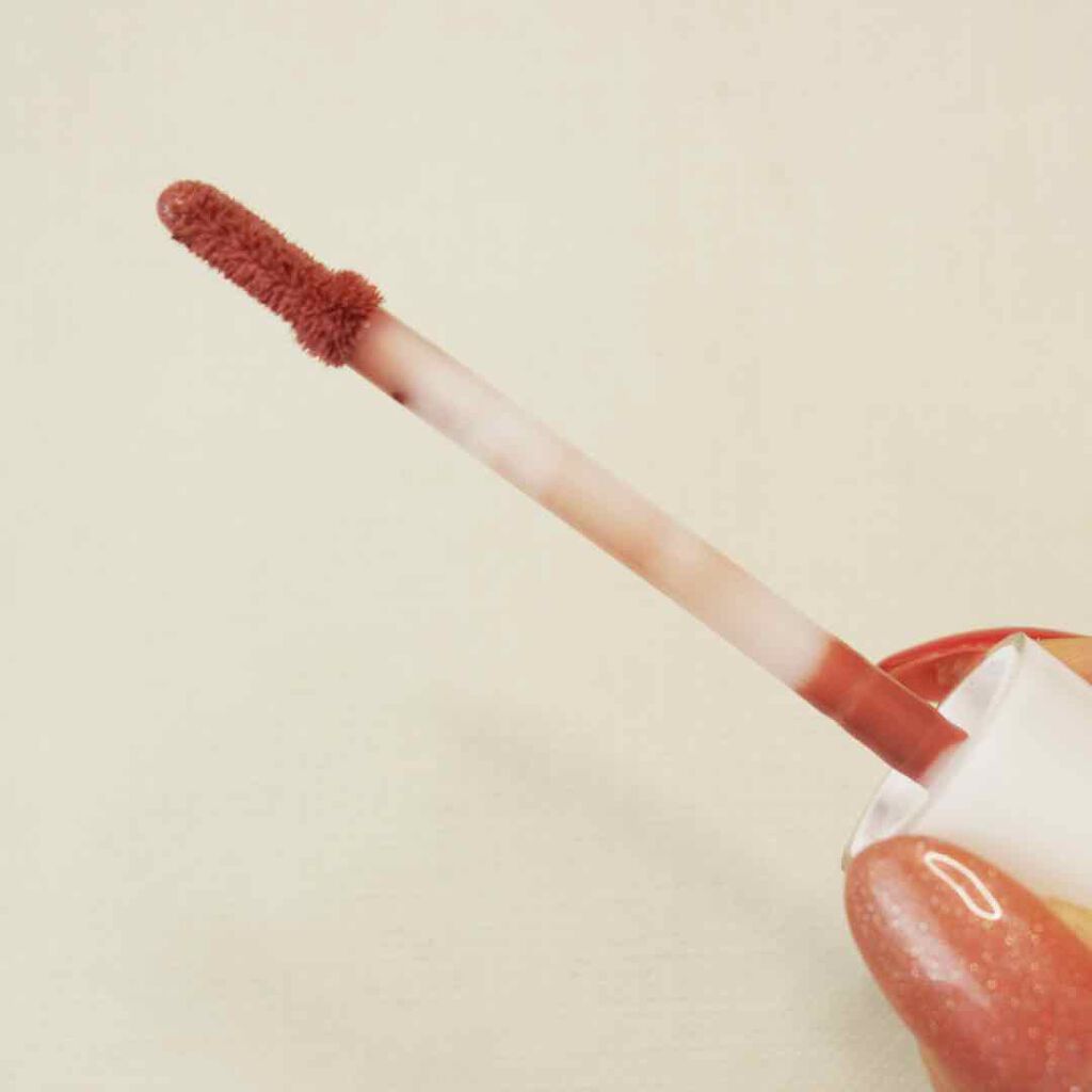 Stay Glossy Lip Gloss/DOSE OF COLORS/リップグロスを使ったクチコミ(2枚目)