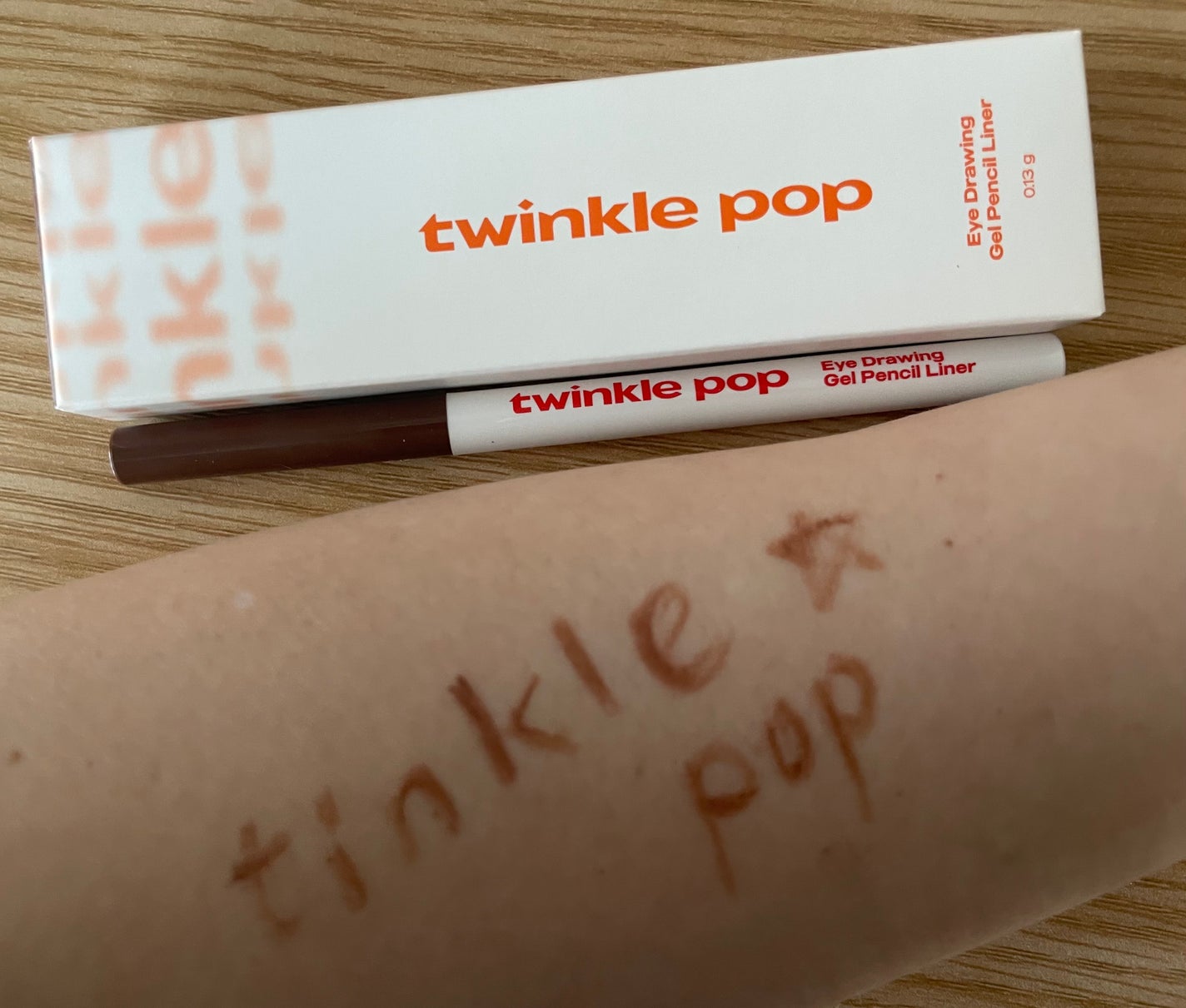 Chie on LIPS 「今日から発売セブンで買えるtwinklepop!スペル間違えた..」(1枚目)