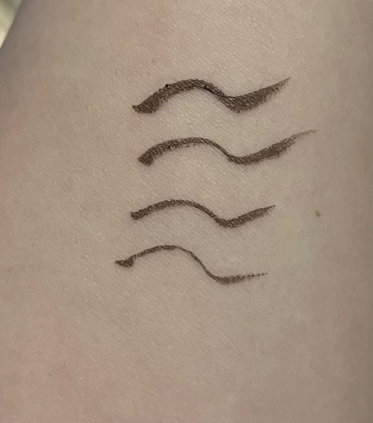 シルキーリキッドアイライナーWP/D-UP/リキッドアイライナーを使ったクチコミ（1枚目）