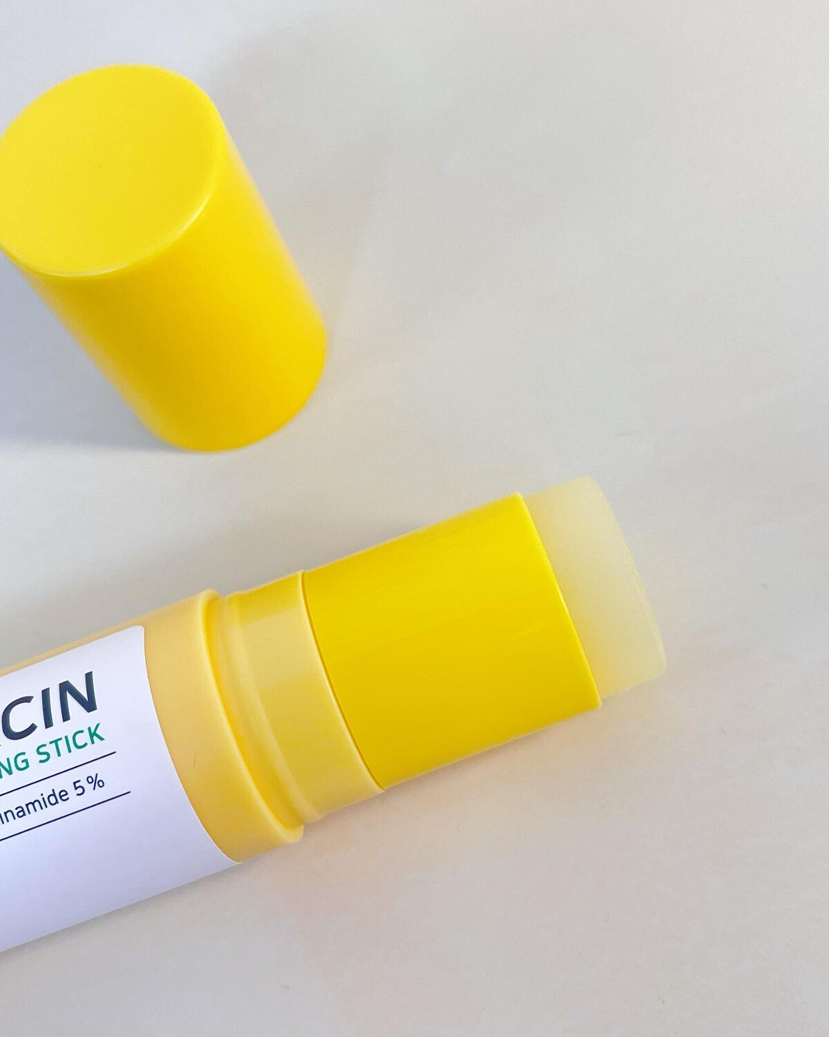 ゆずナイアシンダークスポットコレックティングスティック/SOME BY MI/美容液を使ったクチコミ（2枚目）