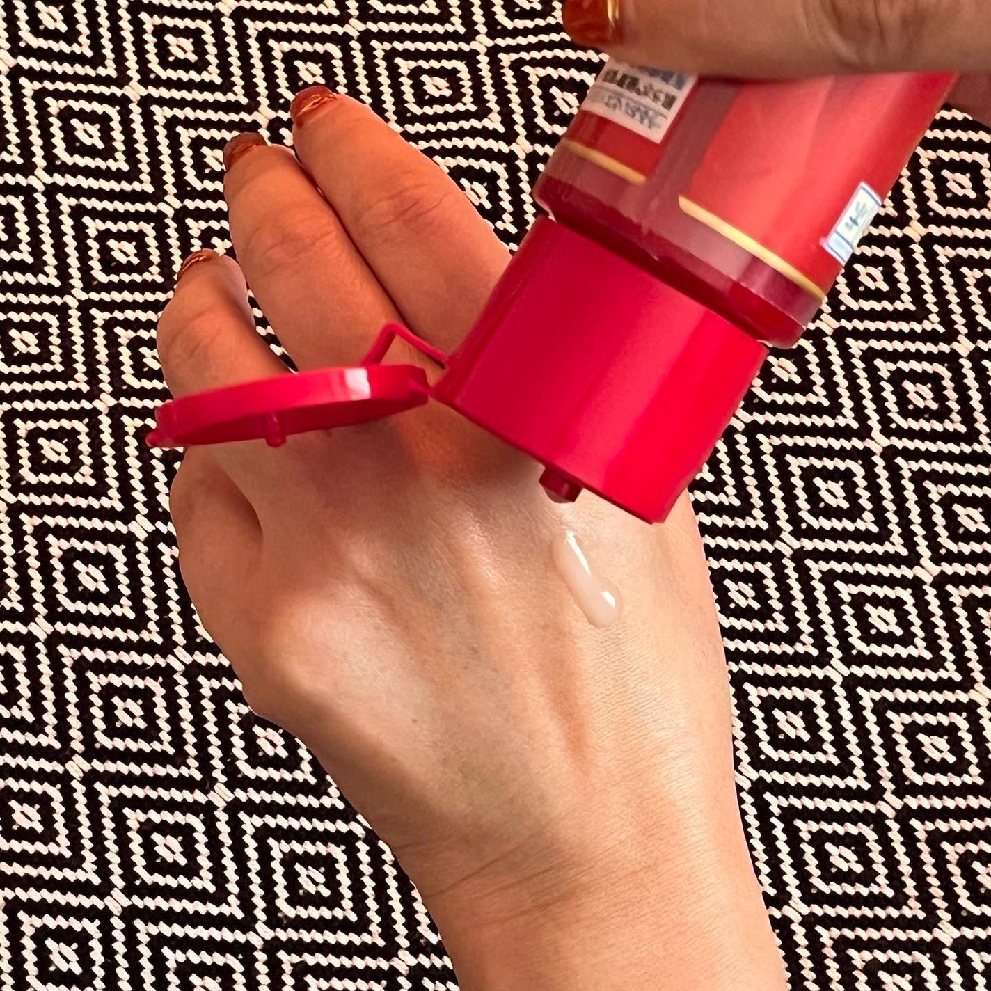 ちぃちゃん on LIPS 「【肌ラボ極潤エイジングケアハリ化粧水】を、お試しさせてい..」(4枚目)