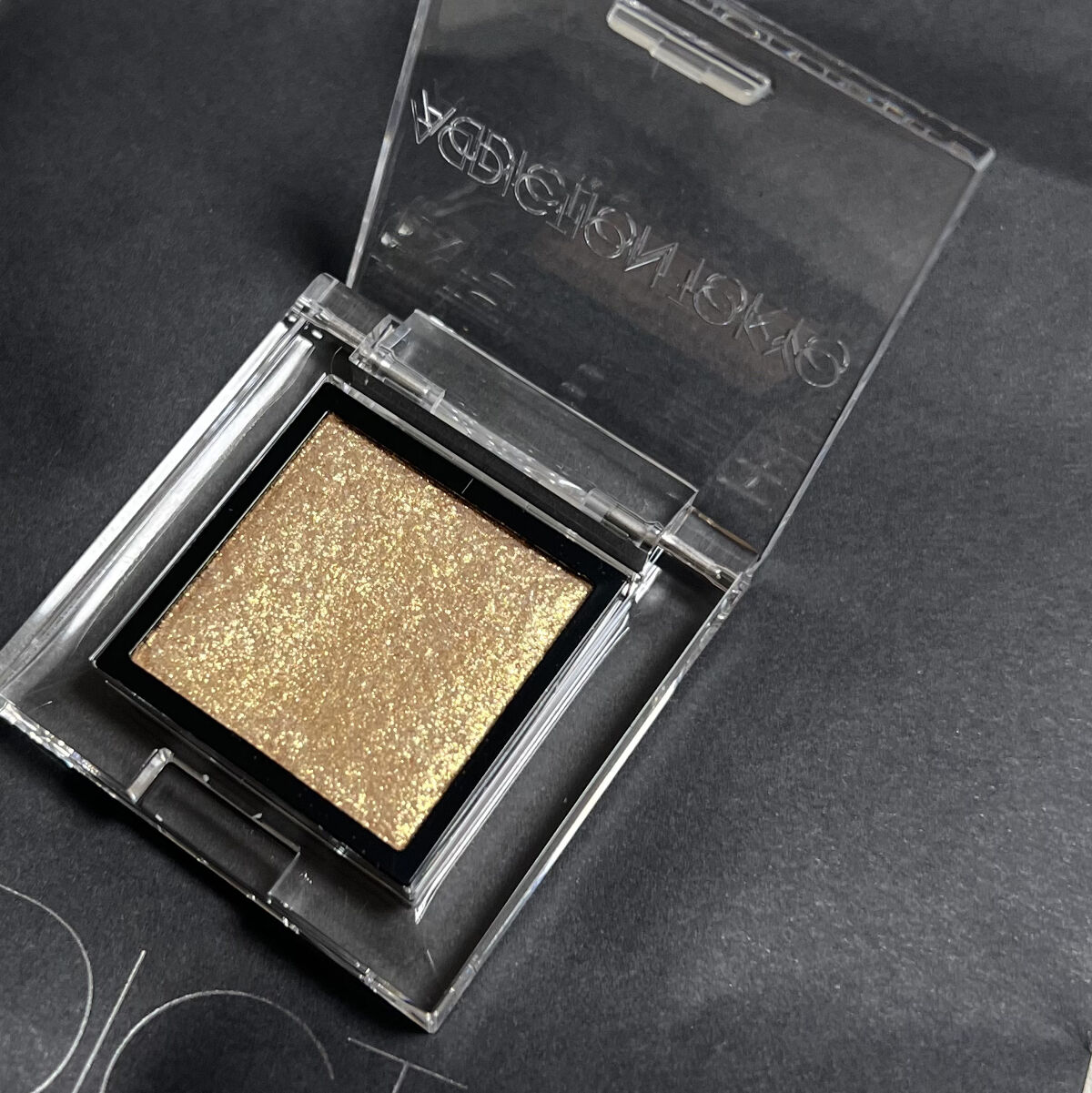 アディクション ザ アイシャドウ スパークル 007SP Gold Rush/ADDICTION/単色アイシャドウを使ったクチコミ（2枚目）