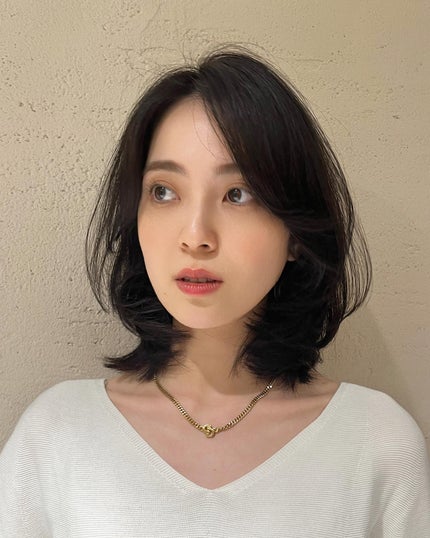 HARUNA on LIPS 「鎖骨ロブレイヤー🩷ふわっとワンカールで可愛い❤️おしゃれなレイ..」(1枚目)