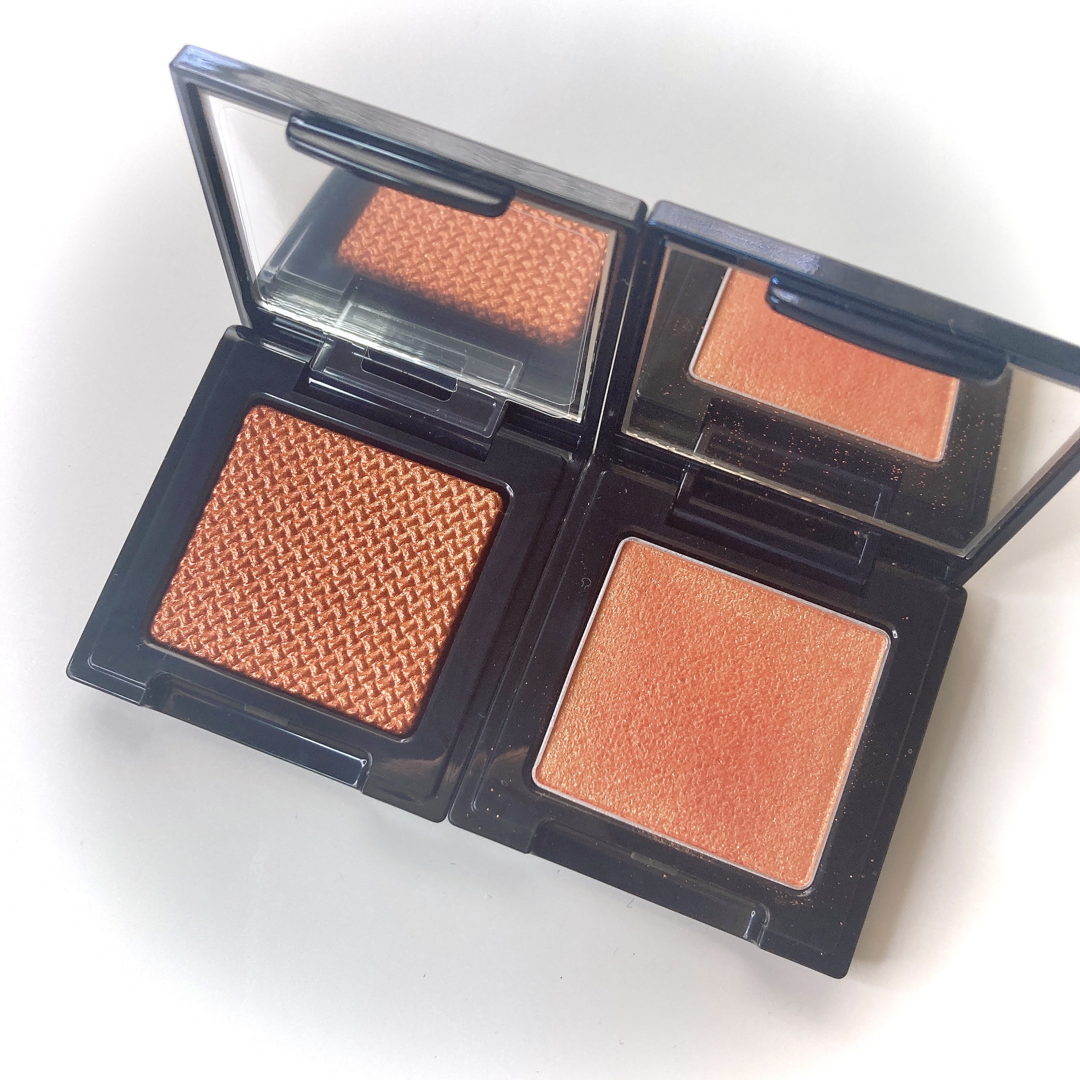 ラズル アイカラー/エレガンス ラズル /単色アイシャドウを使ったクチコミ（2枚目）