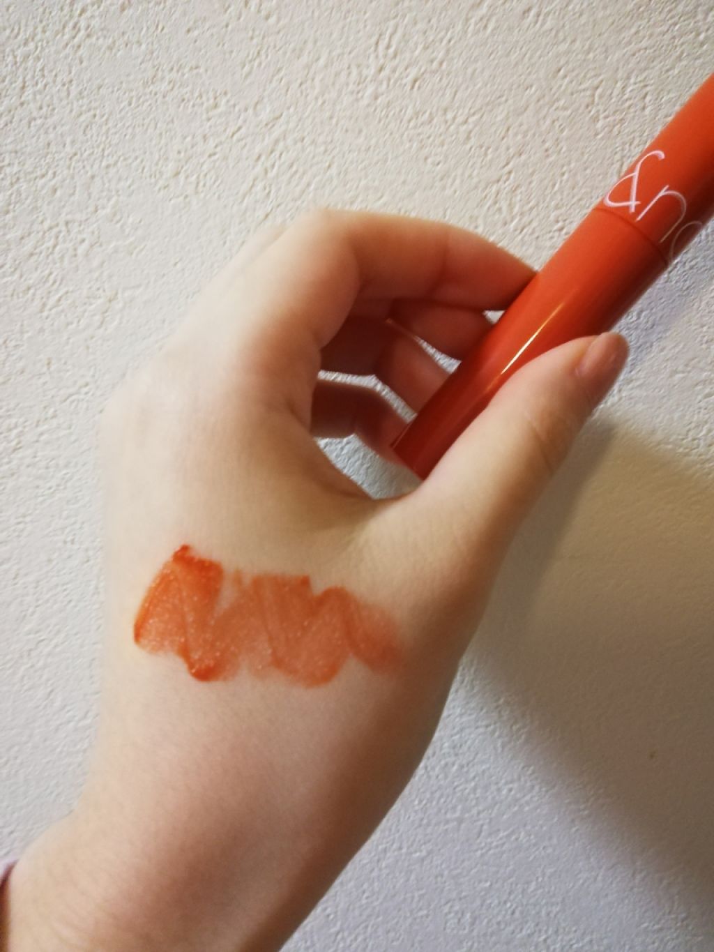 ジューシーラスティングティント/rom&nd/リップティントを使ったクチコミ(2枚目)