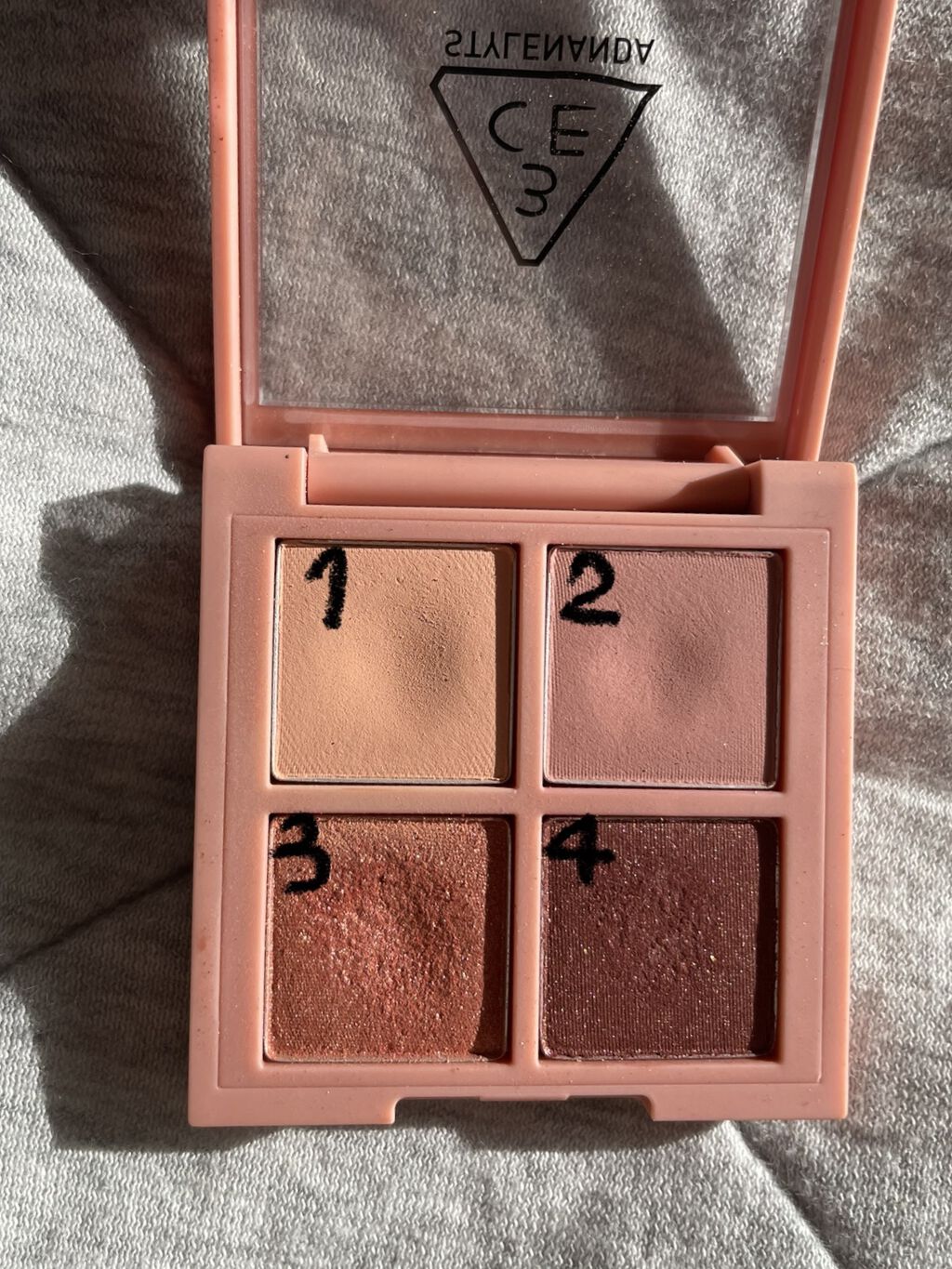 3CE ミニ マルチアイカラーパレット/3CE/アイシャドウパレットを使ったクチコミ（3枚目）