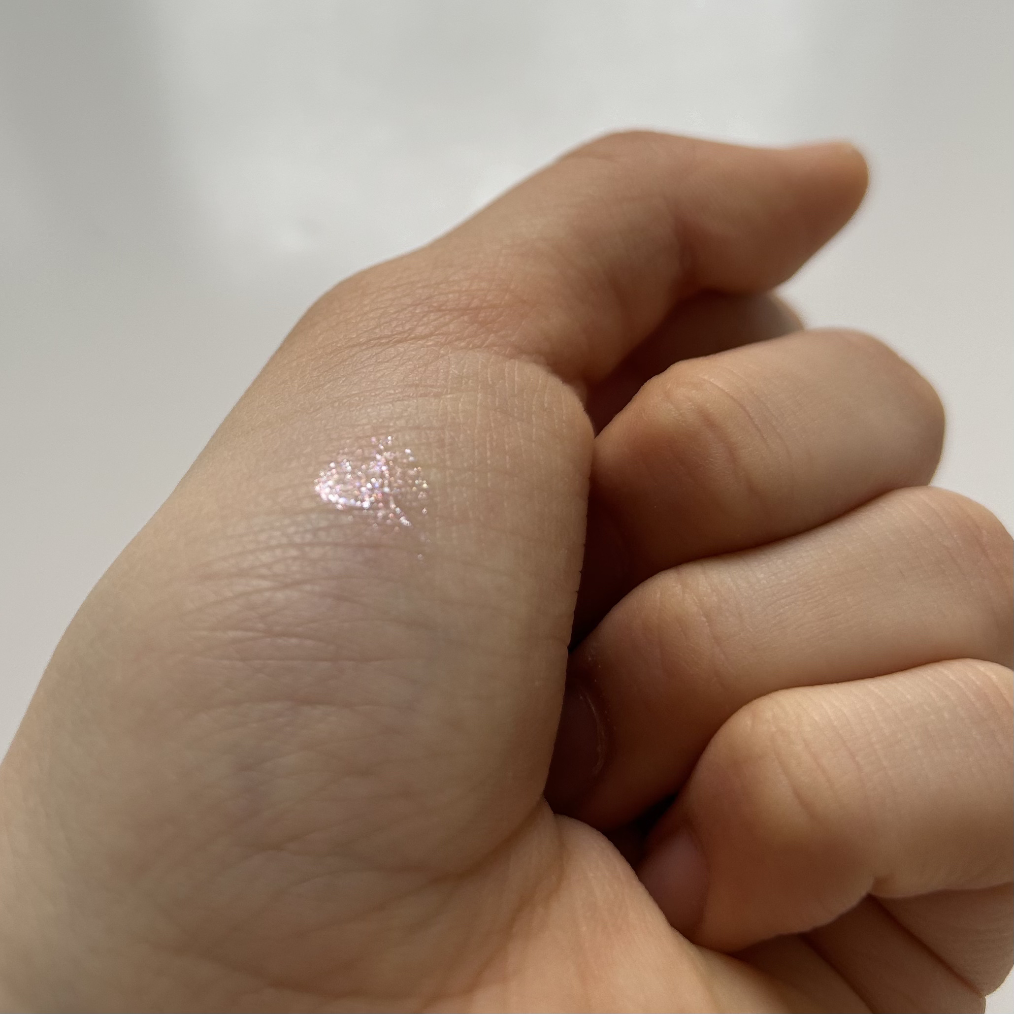 CEZANNE グロウリキッドライナーのクチコミ「派手すぎないラメ！

ラメが大きすぎないので派手すぎない、キラキラな目に慣れます💓
逆に大きめ.....」（2枚目）