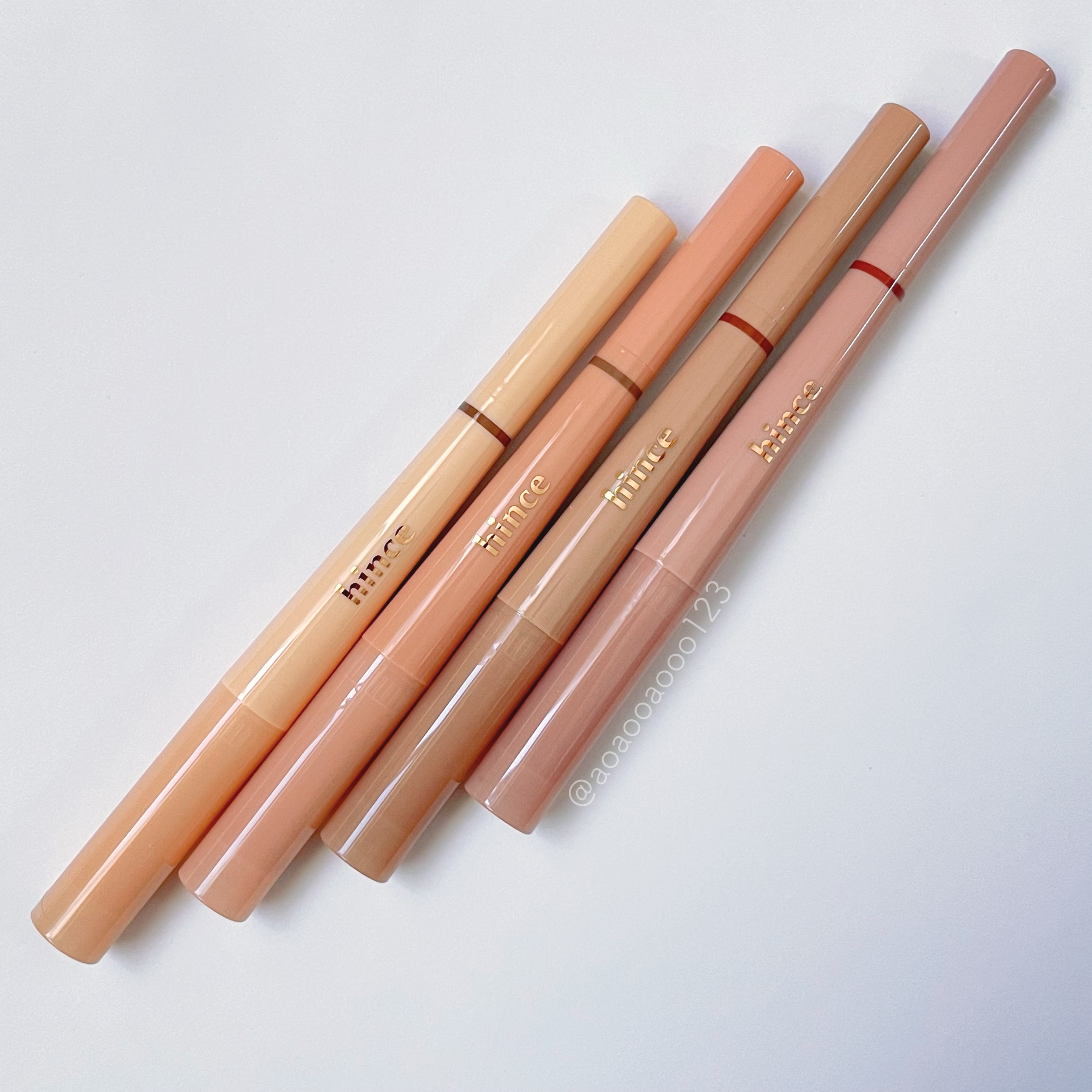 ニューデップスデュアルカラースティック/hince/スティックアイシャドウを使ったクチコミ（2枚目）