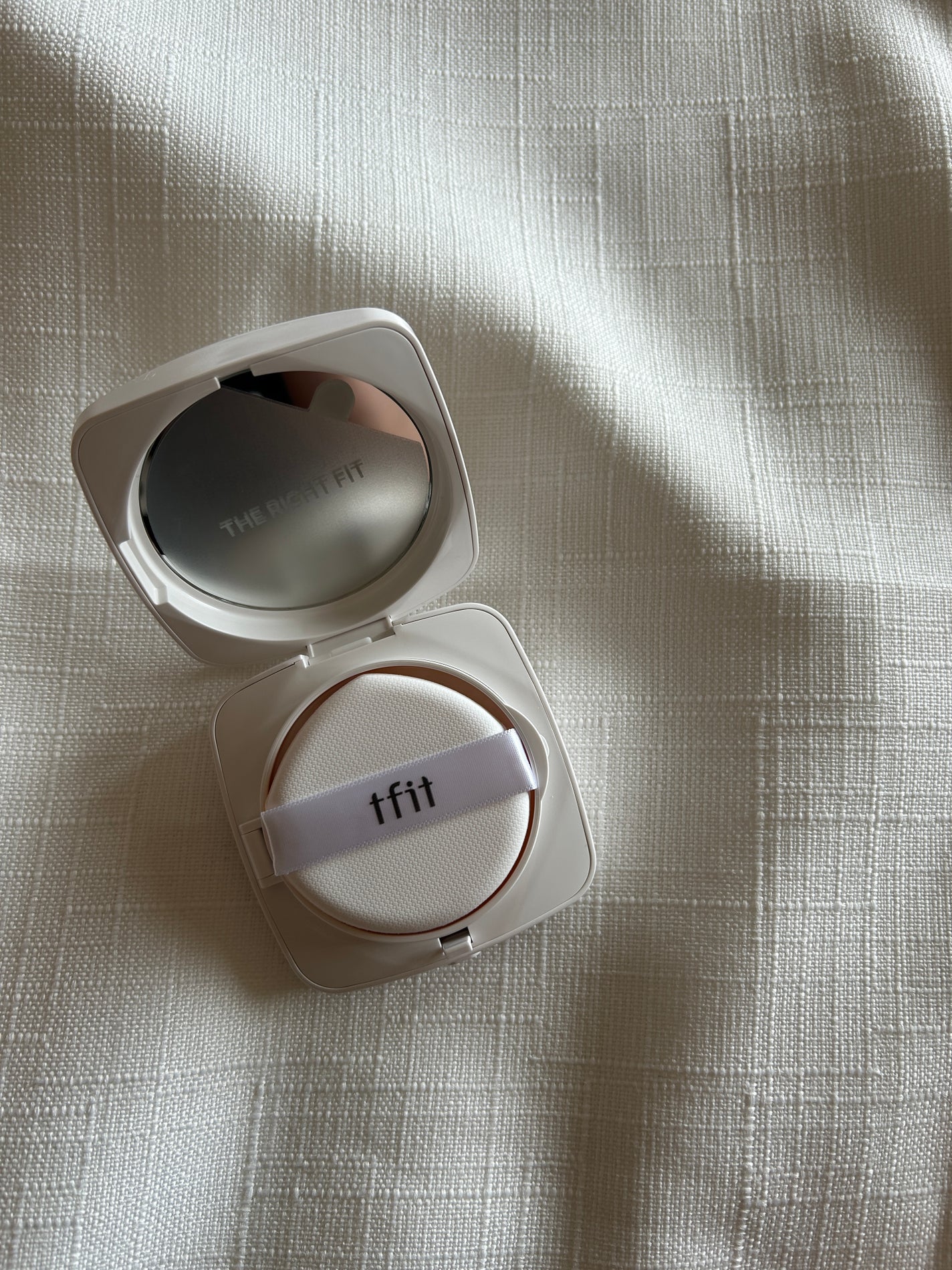 ayumi on LIPS 「密着度、カバー力が高い!少しの量でも、毛穴カバーがしっかりされ..」(2枚目)