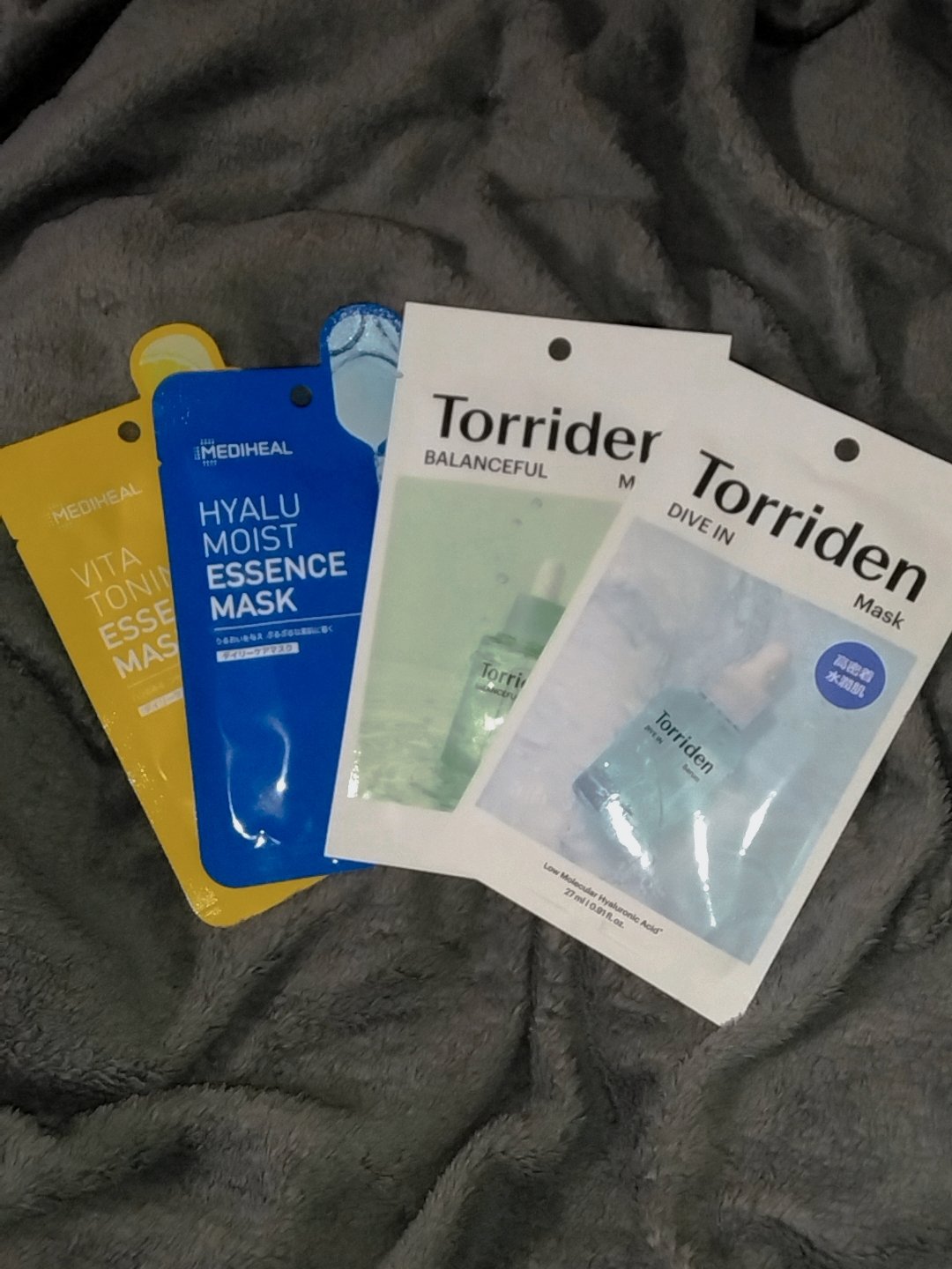 【おすすめパック紹介】
こんばんは🌚はるかです！

今回は、私のおすすめパックを紹介します。

1つ目は、#MEDIHEAL
#ヒアルモイストエッセンスマスク
2つ目は、#MEDIHEAL
#ビタトーニングエッセンスマスク
3つ目は、#T