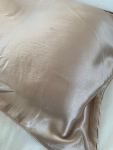 COCOSILK シルク枕カバーのクチコミ「ぐっすり寝て、さらさら美髪✨

✼••┈┈••✼••┈┈••✼••┈┈••✼••┈┈••✼

.....」（2枚目）