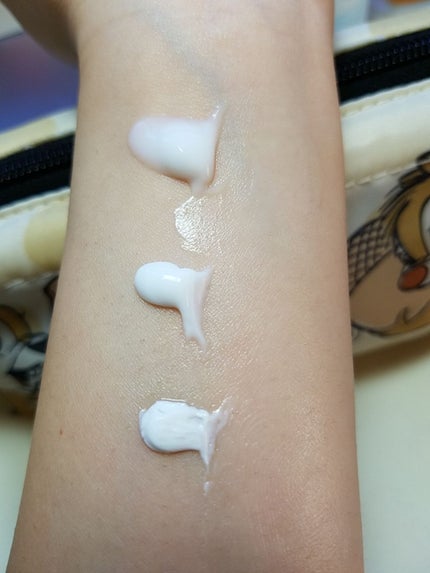 ガールズトレンド研究所 アロマハンドクリームD/DAISO/ハンドクリームを使ったクチコミ(2枚目)