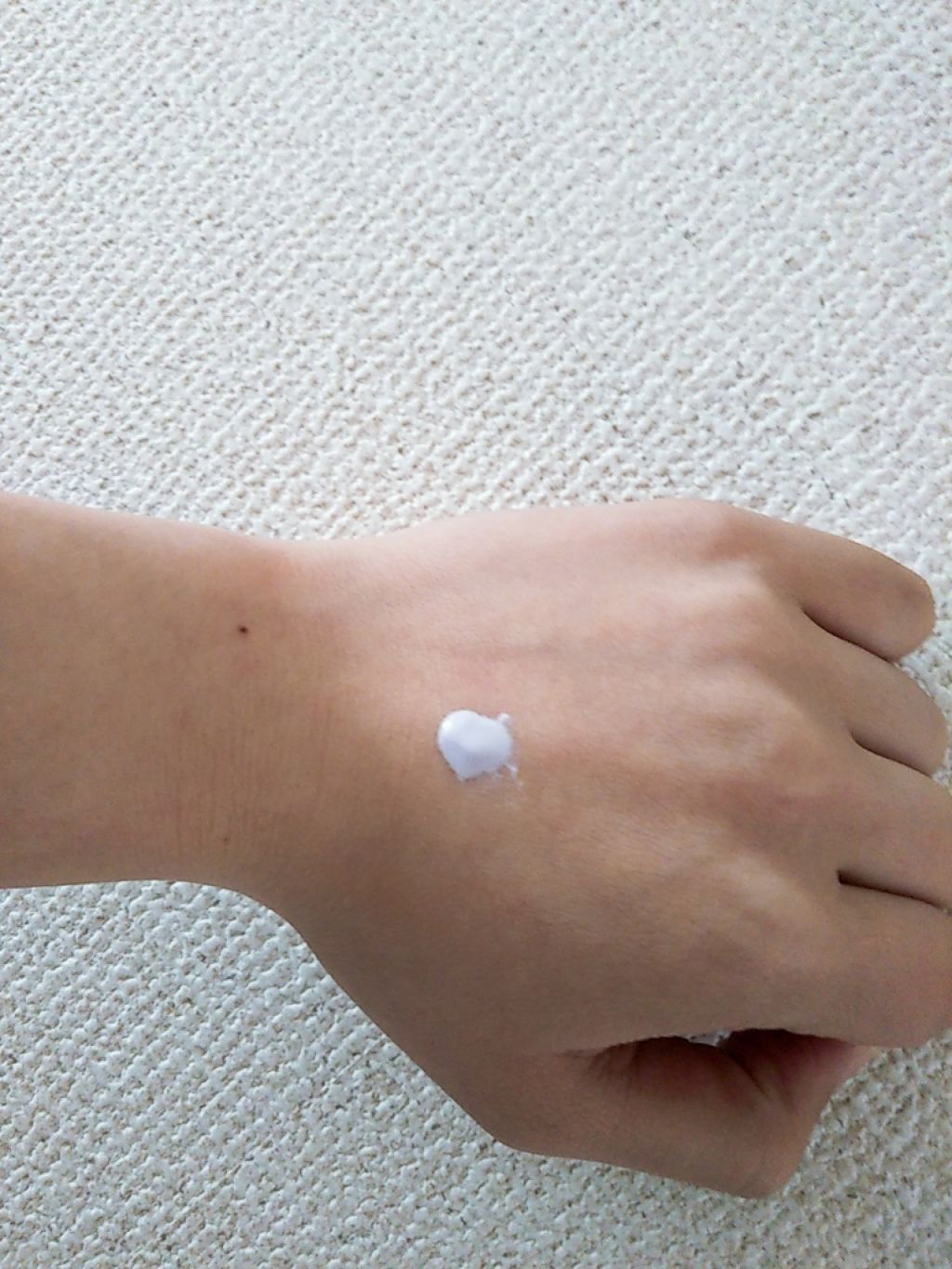 トーンアップUV エッセンス/サンカット®/日焼け止めローションを使ったクチコミ(3枚目)