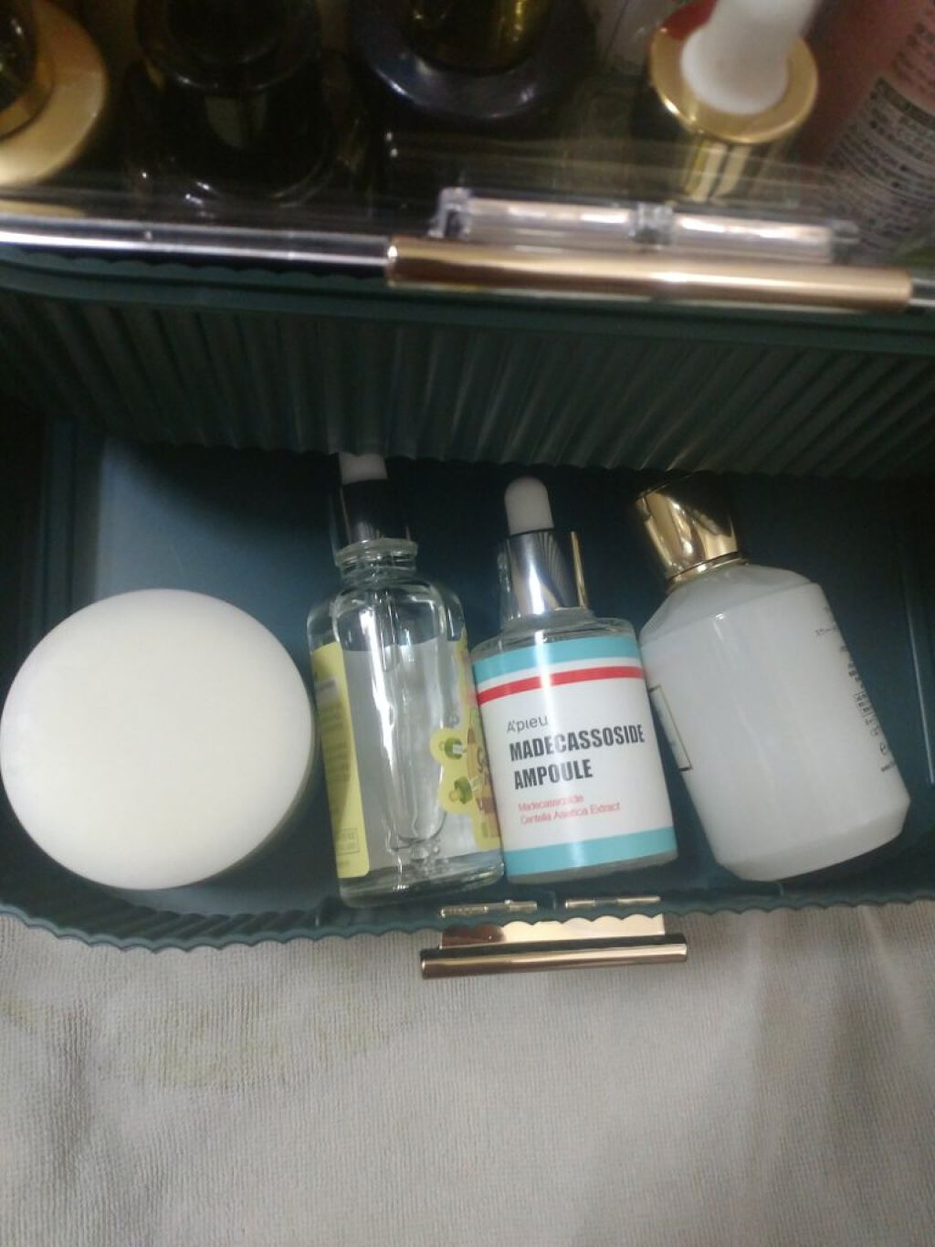 さより…新にゃんこお迎えしました😻 on LIPS 「帰ったら、Amazonから化粧品収納ボックス届いたわ😆✨配達の..」(2枚目)