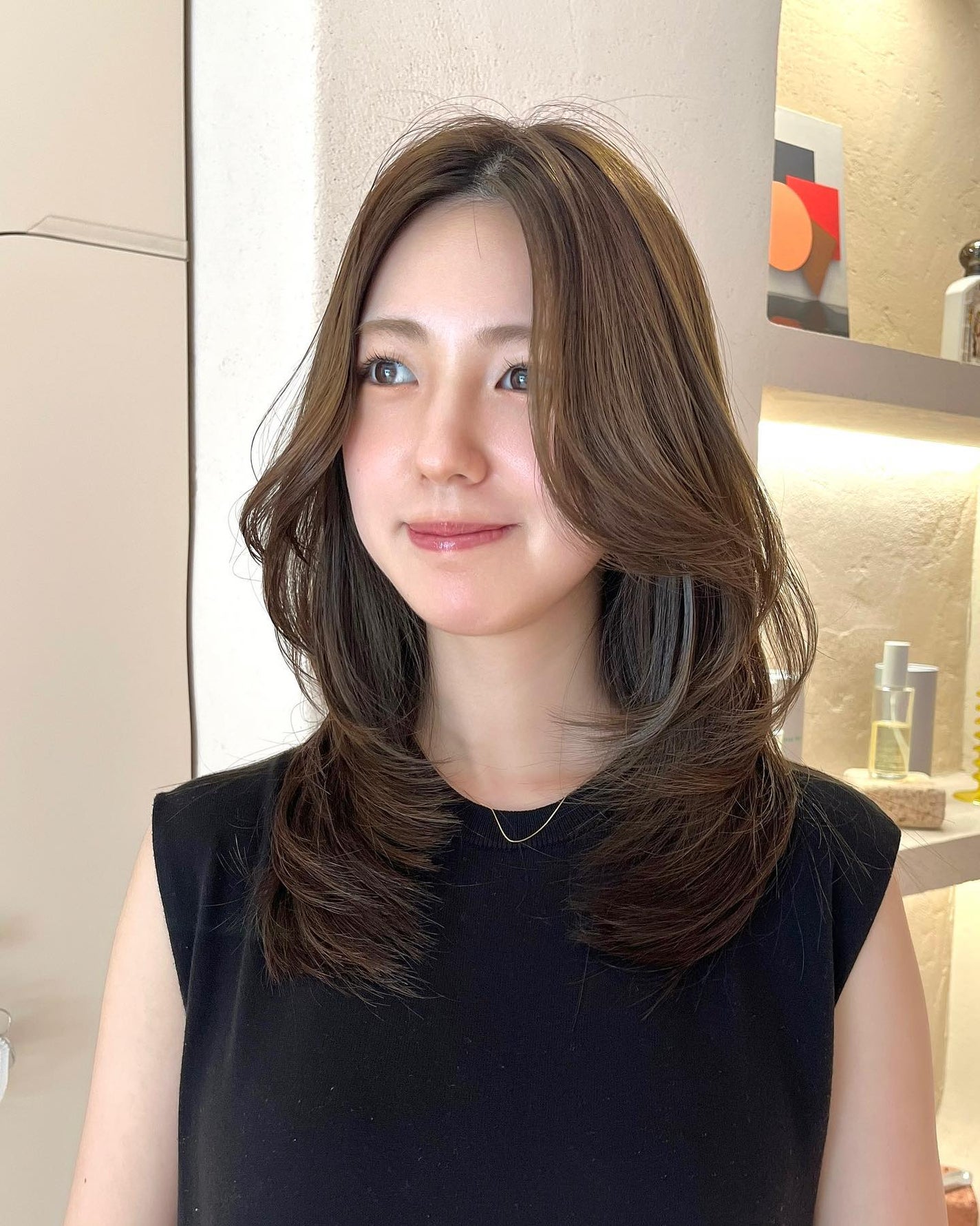 HARUNA on LIPS 「流しやすい前髪カット💇🏼♀️と柔らかいカールのレイヤースタイ..」(3枚目)