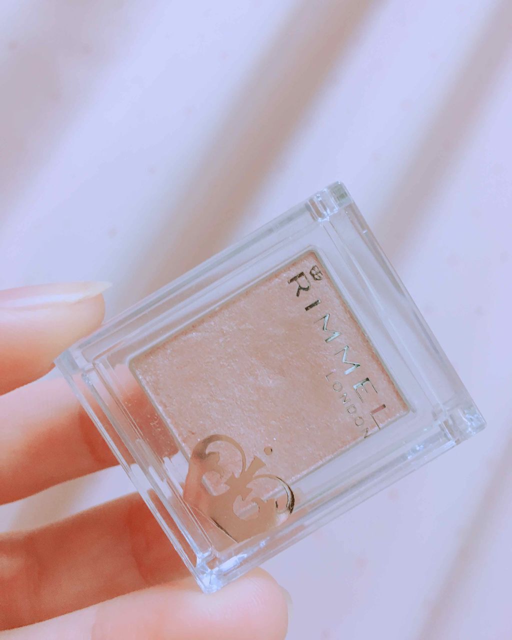 プリズム パウダーアイカラー/リンメル ロンドン/単色アイシャドウを使ったクチコミ（1枚目）