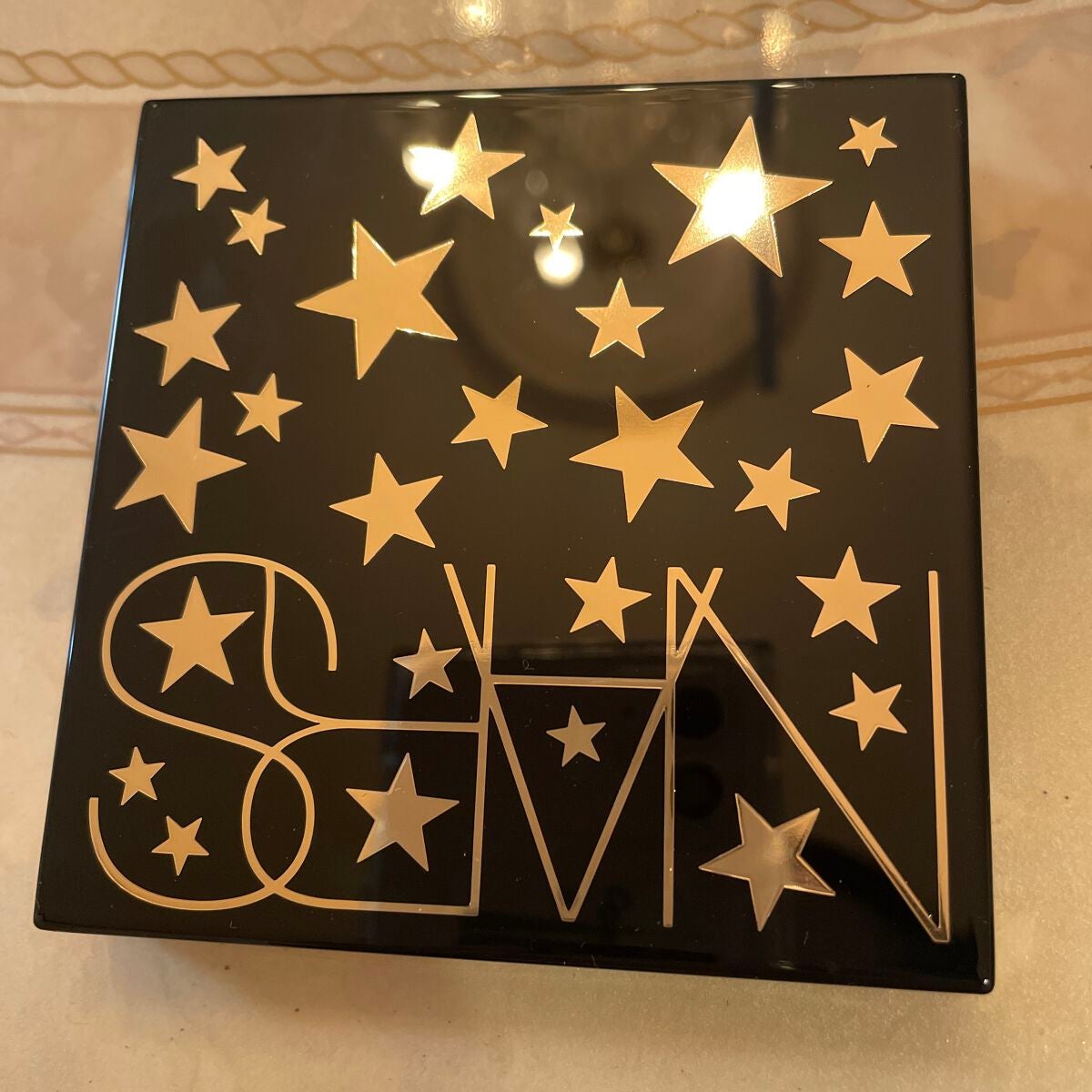 やきざかな on LIPS 「今回はNARSのクリスマスコフレです!今年のNARSクリスマス..」(2枚目)