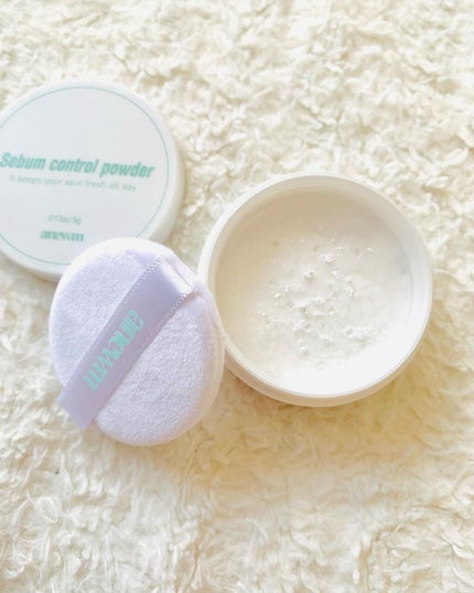 アニューム セバム コントロール パウダー/saat insight/ルースパウダーを使ったクチコミ(3枚目)