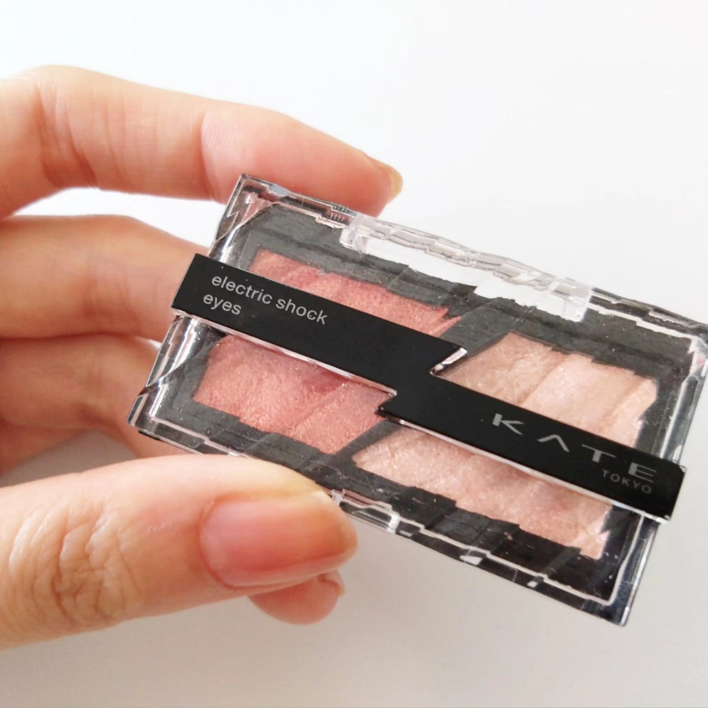 エレクトリックショックアイズ /KATE/アイシャドウパレットを使ったクチコミ(2枚目)