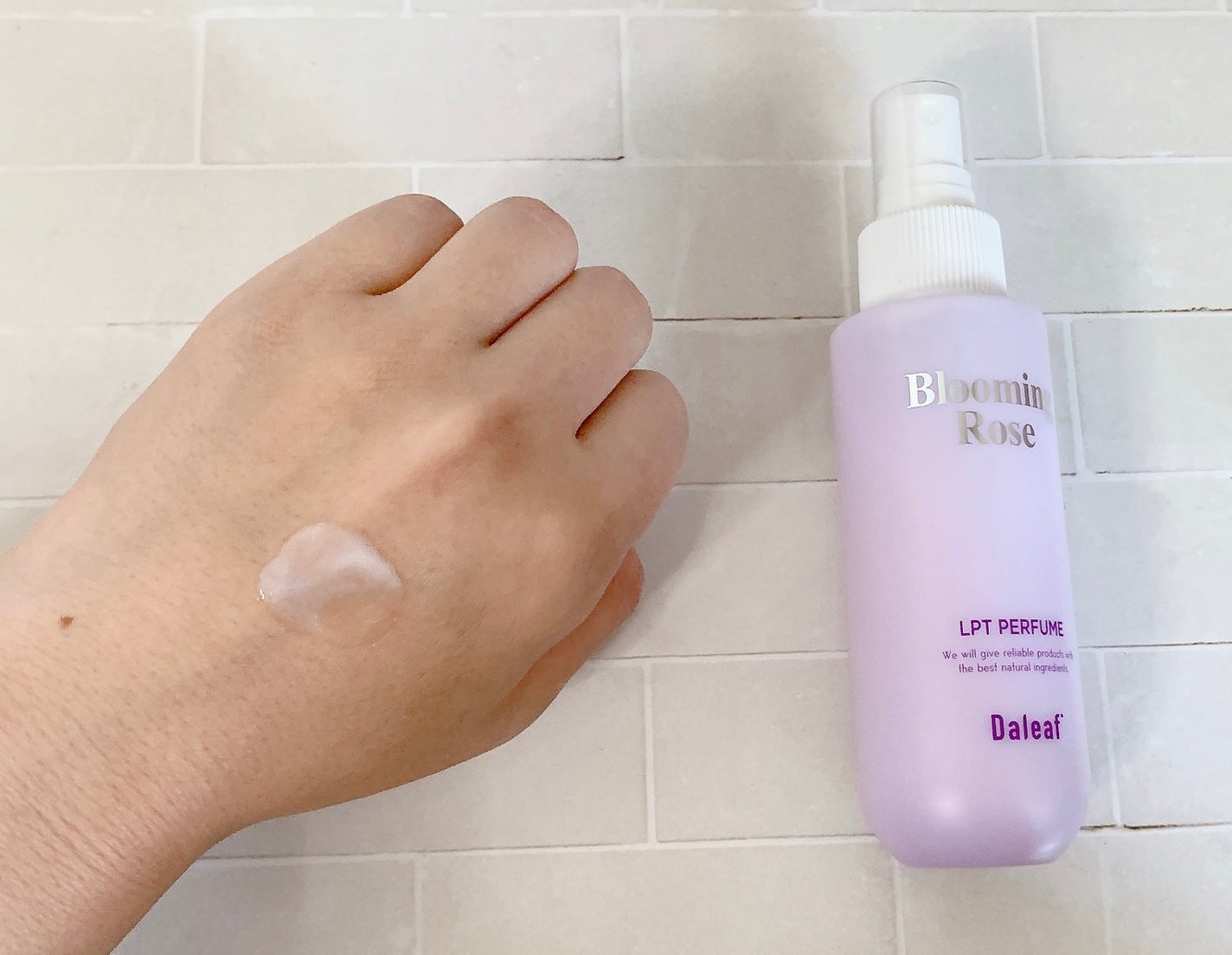 パフュームヘアパックインミスト Pink Breeze/Daleaf/アウトバストリートメントを使ったクチコミ(4枚目)