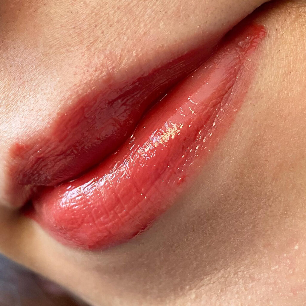 ミネラルティントオイル #06 ライクアダイアモンド/4U2/リップティントを使ったクチコミ（2枚目）