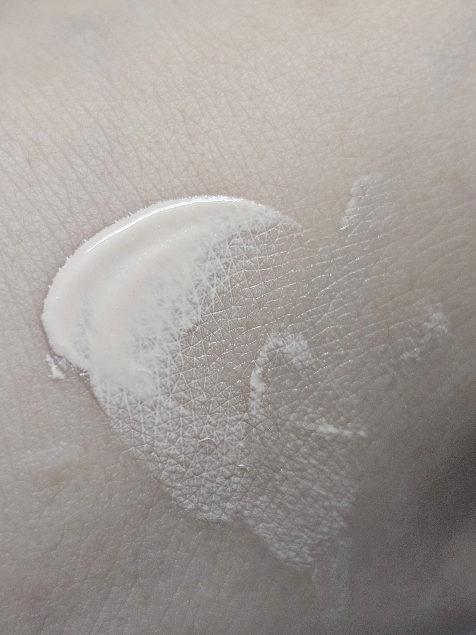 ジルスチュアート ブライト&スムース セラムプライマー/JILL STUART/化粧下地を使ったクチコミ（3枚目）