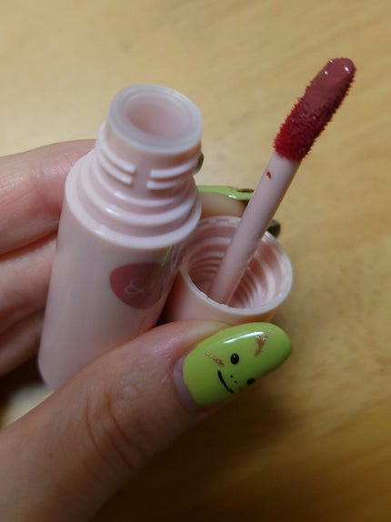 アンドバイロムアンド グラッシーボムティント/&nd by rom&nd/リップティントを使ったクチコミ(2枚目)