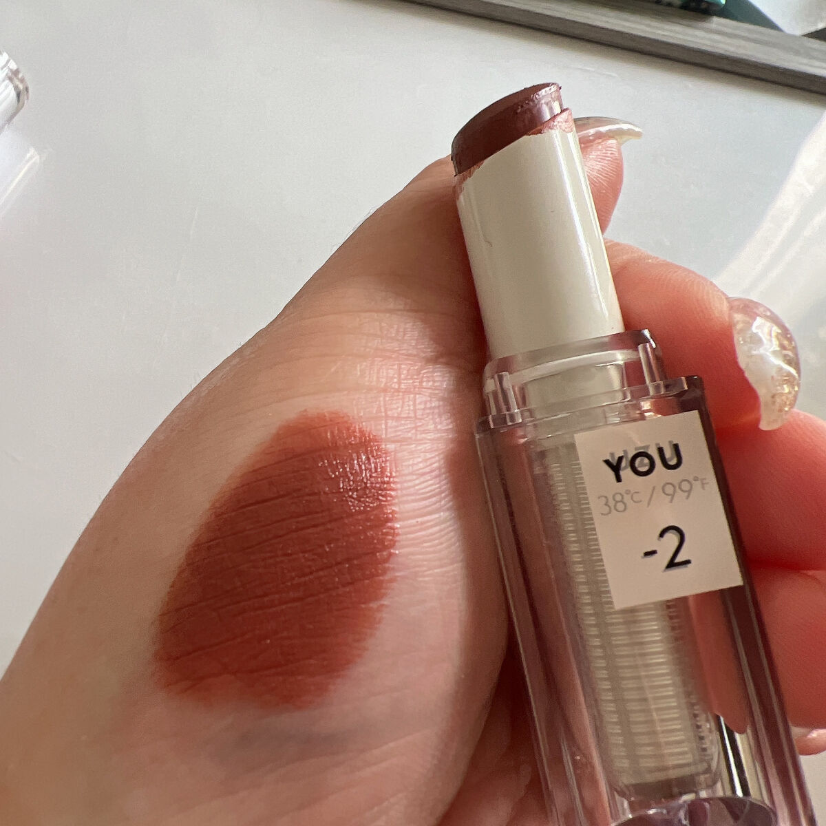 38℃/99℉ LIPSTICK  ＜YOU＞/UZU BY FLOWFUSHI/口紅を使ったクチコミ（2枚目）