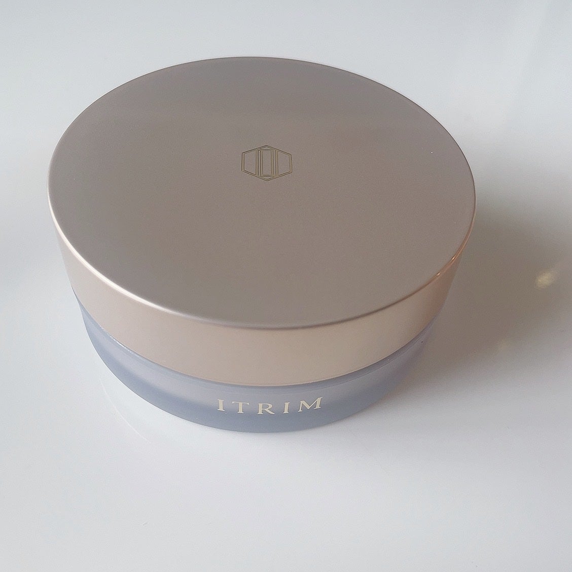 エレメンタリー エッセンシャルフェイスケアパウダー Soubi/ITRIM/ルースパウダーを使ったクチコミ(1枚目)