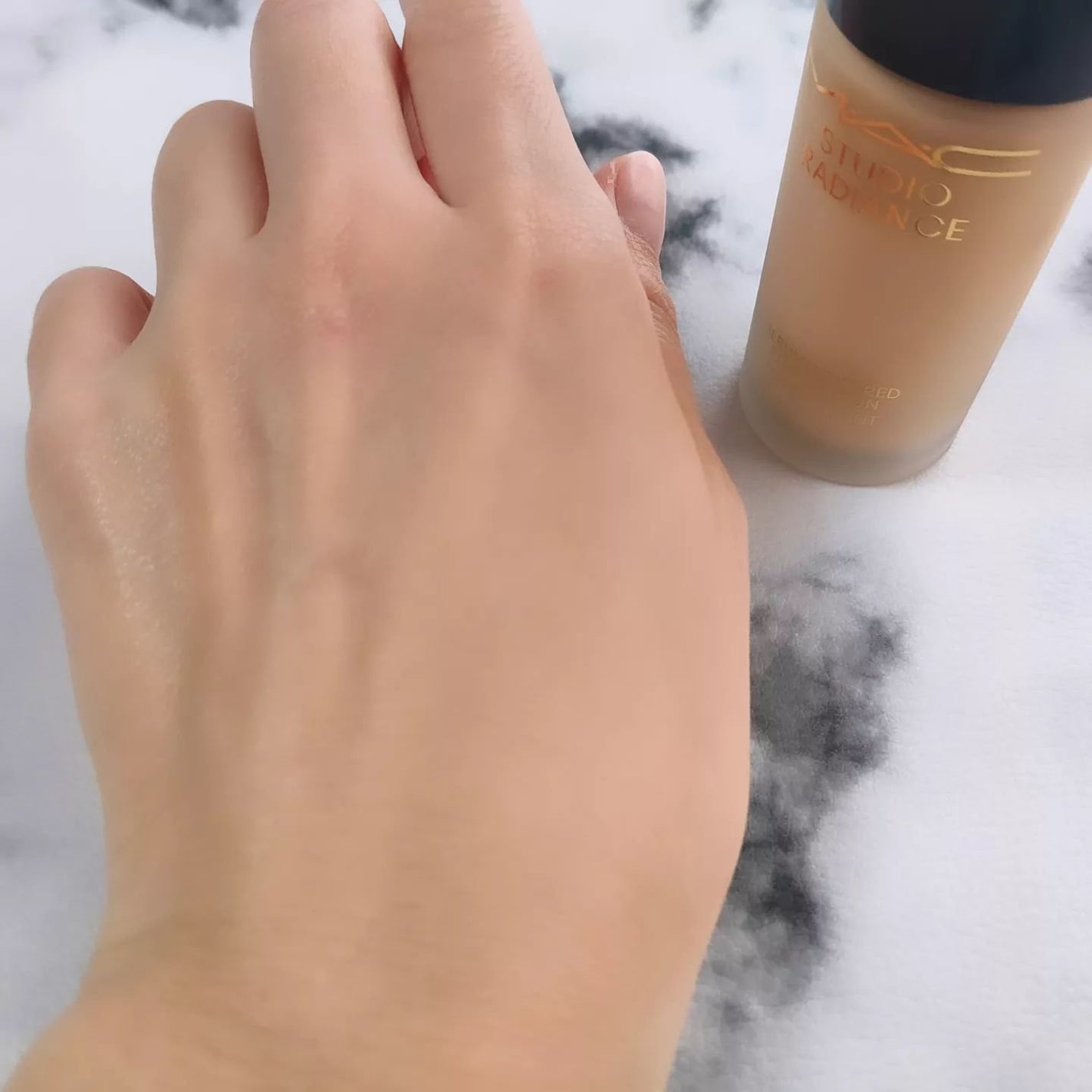 スタジオ ラディアンス セラム ファンデーション/M・A・C/リキッドファンデーションを使ったクチコミ(5枚目)