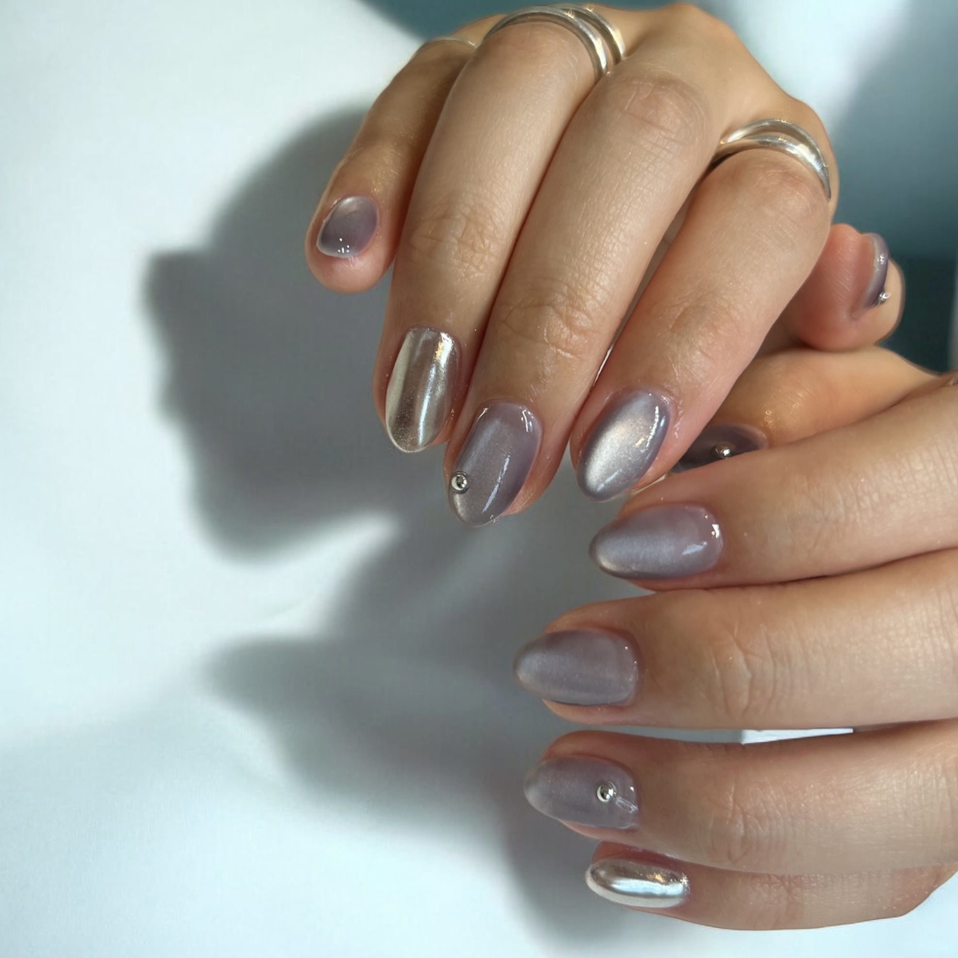 #ミラーネイルのネイルデザイン