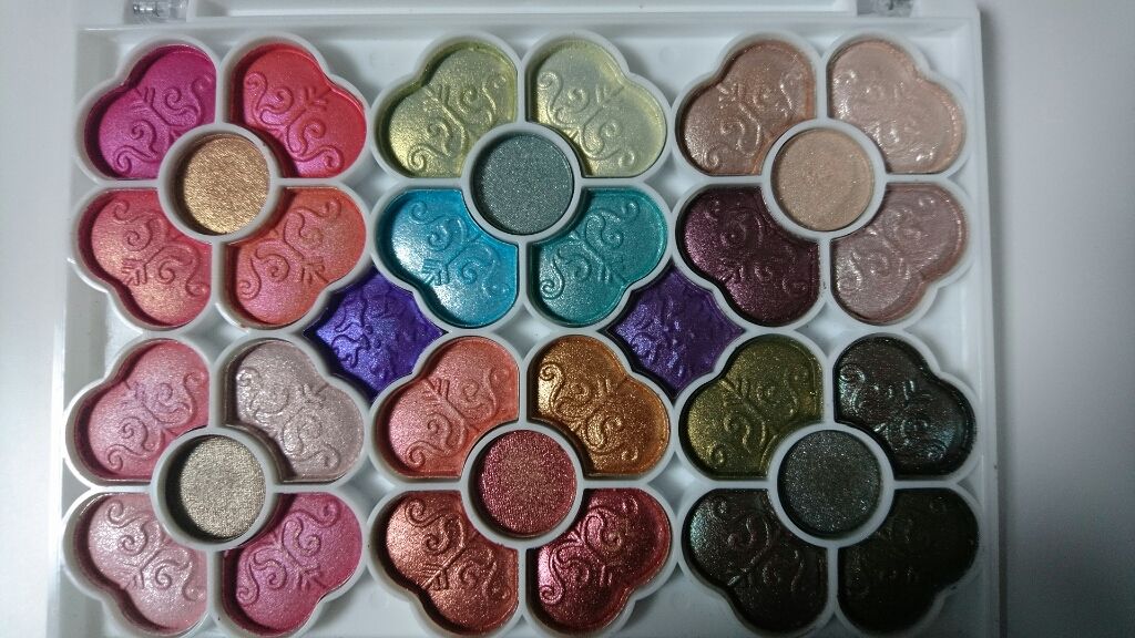 fabulous_sounds_wifj on LIPS 「こんにちは〜😆初投稿です!ドン・キホーテに行ってアイシャドウを..」(2枚目)