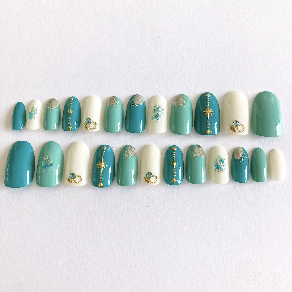 ACネイルエナメル 007G 濃密 緑/セリア/マニキュアを使ったクチコミ（1枚目）