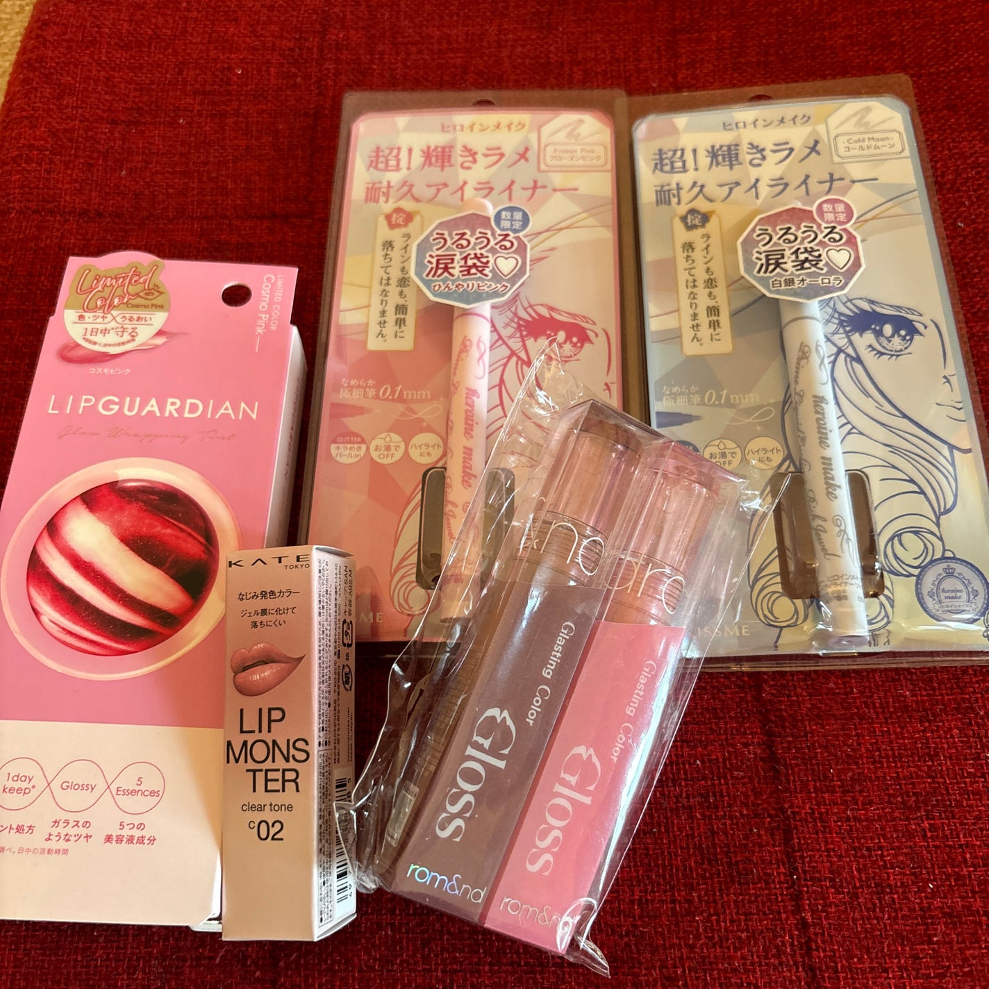 k on LIPS 「ヒロインメイク 超!輝きラメ 耐久アイライナー ..」(1枚目)