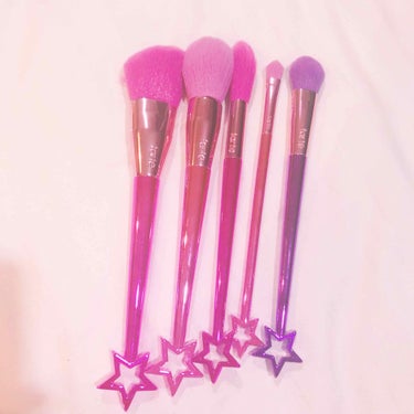 Pretty things & fairy wings brush set /tarte/メイクブラシを使ったクチコミ（1枚目）