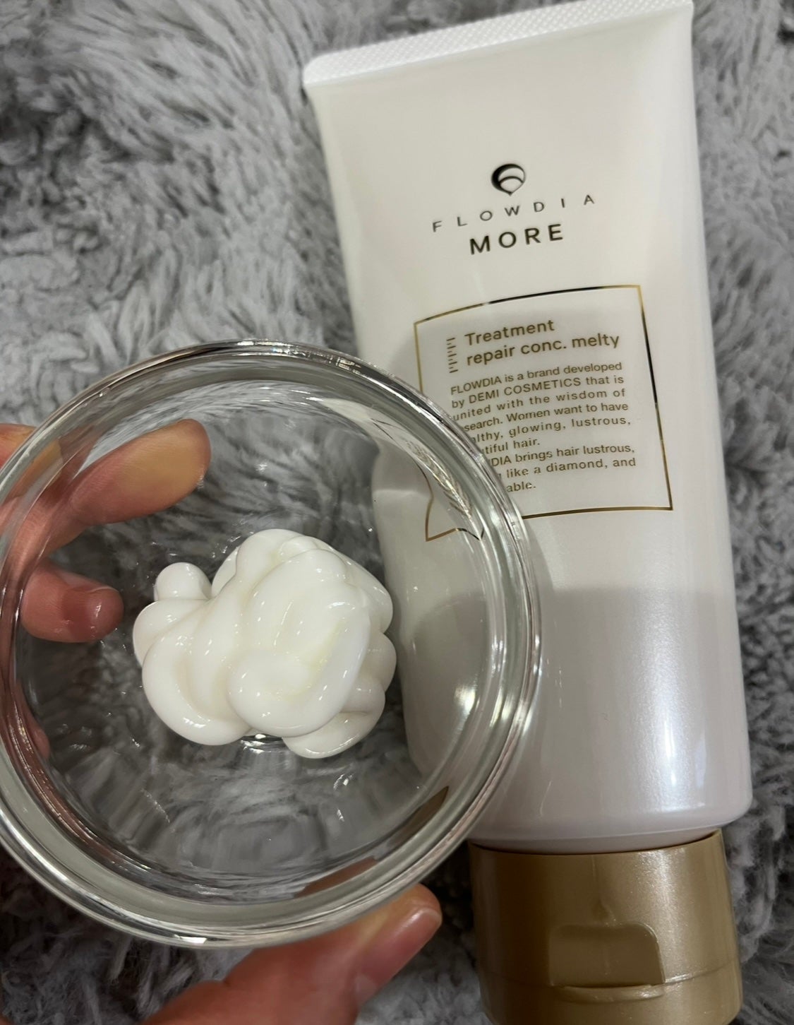 フローディアモア トリートメント リペアコンクメルティー/FLOWDIA/コンディショナー単品を使ったクチコミ(2枚目)