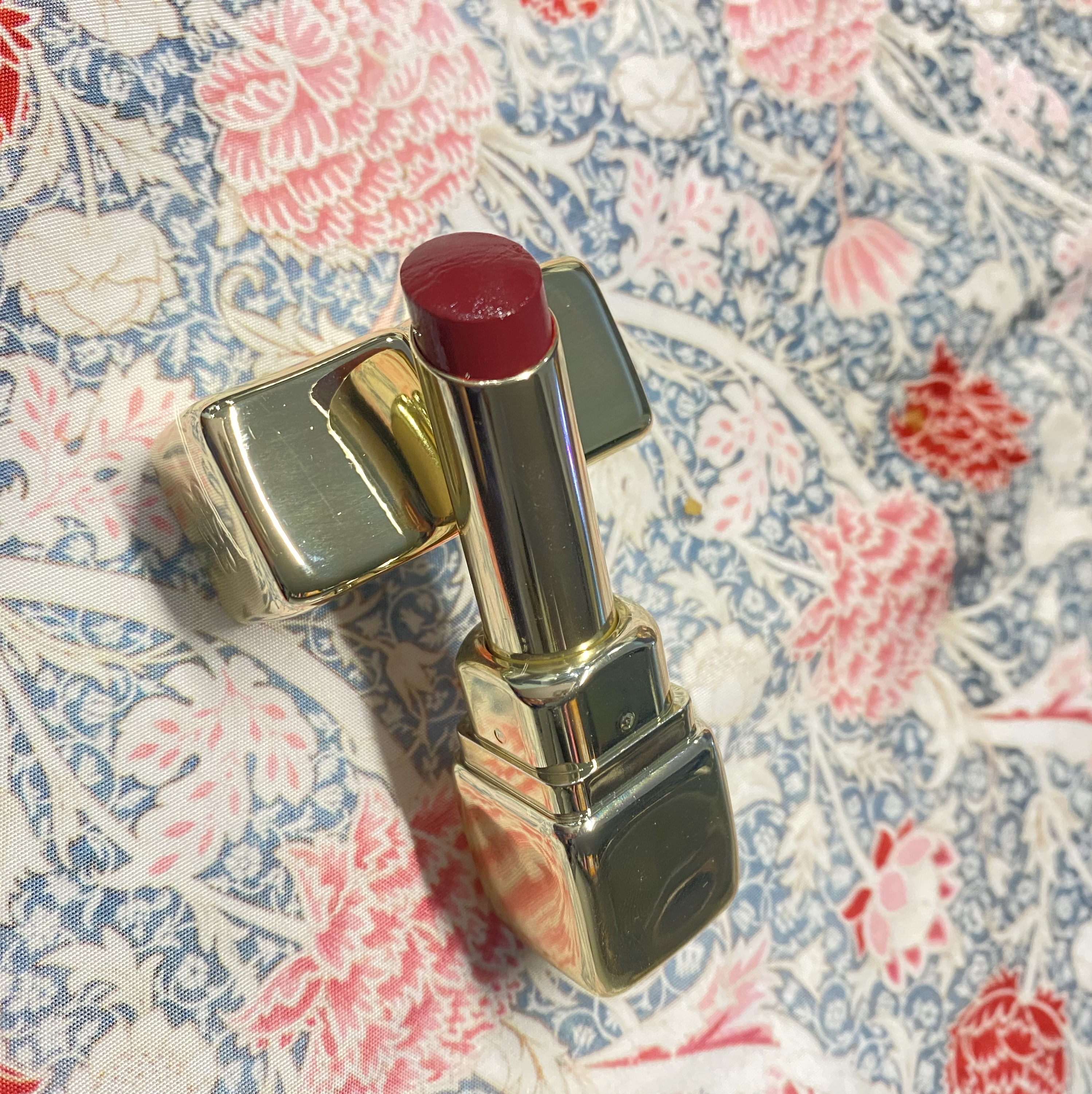 キスキス シャイン ブルーム/GUERLAIN/口紅を使ったクチコミ（2枚目）