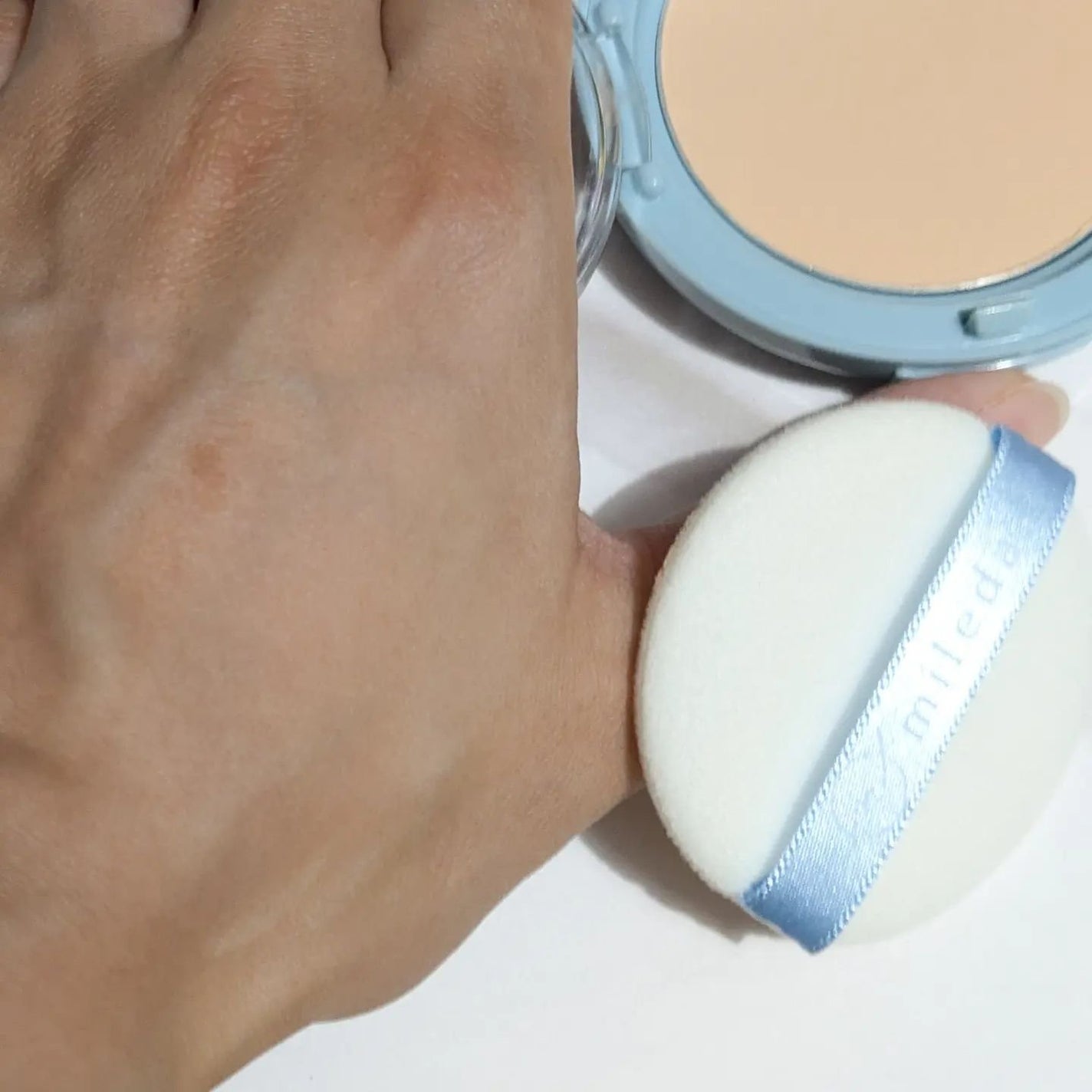 スムースフィットファンデーション/mileda/パウダーファンデーションを使ったクチコミ(4枚目)